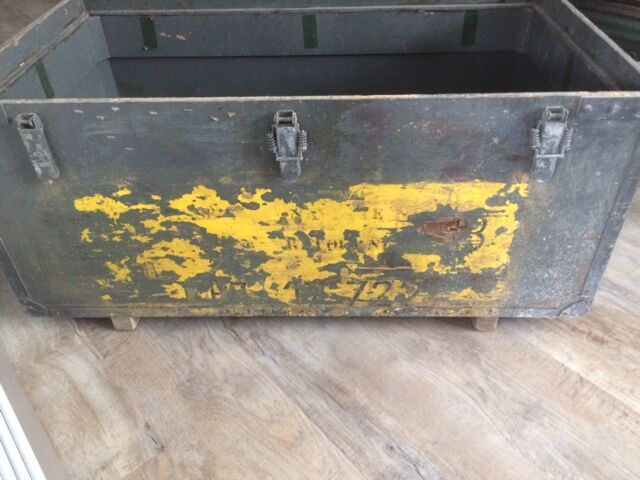 Transport trunk