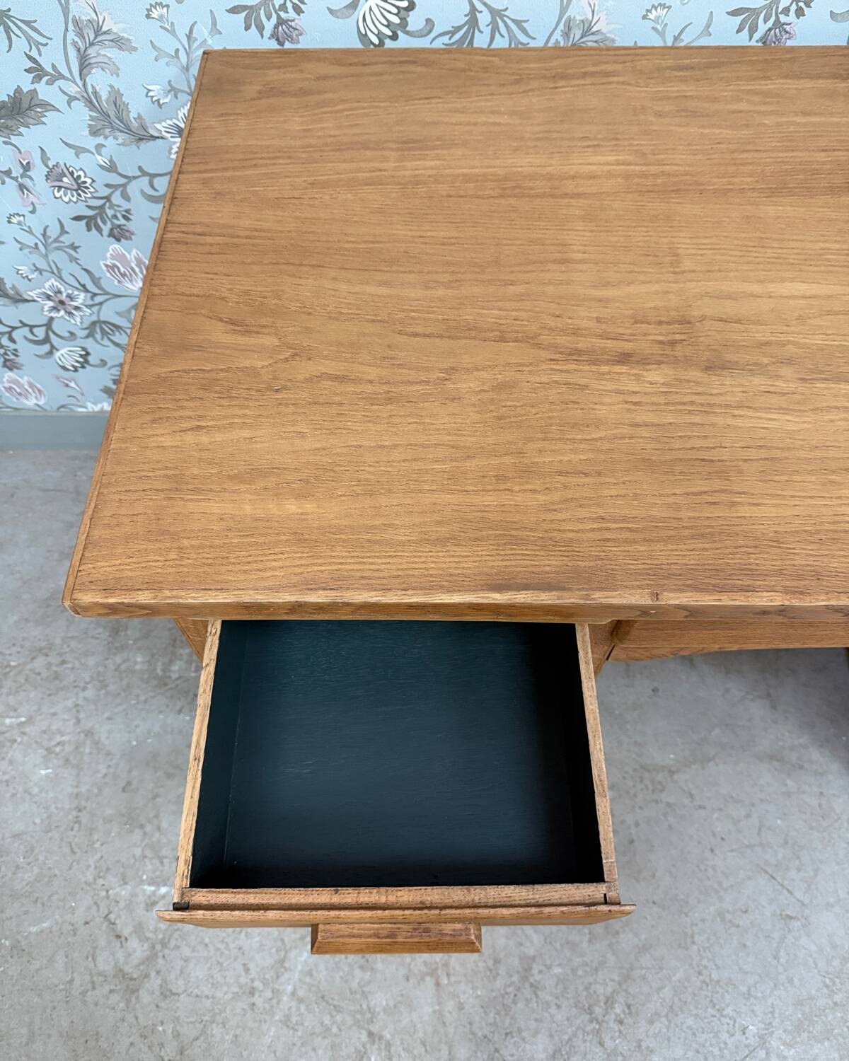 Oak half-minister's desk (renovated)