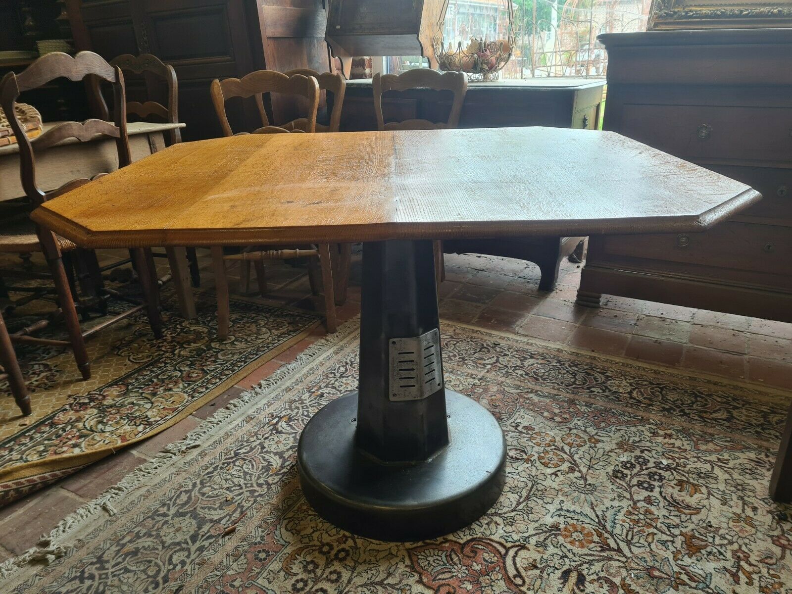 Table industrielle en fer et bois