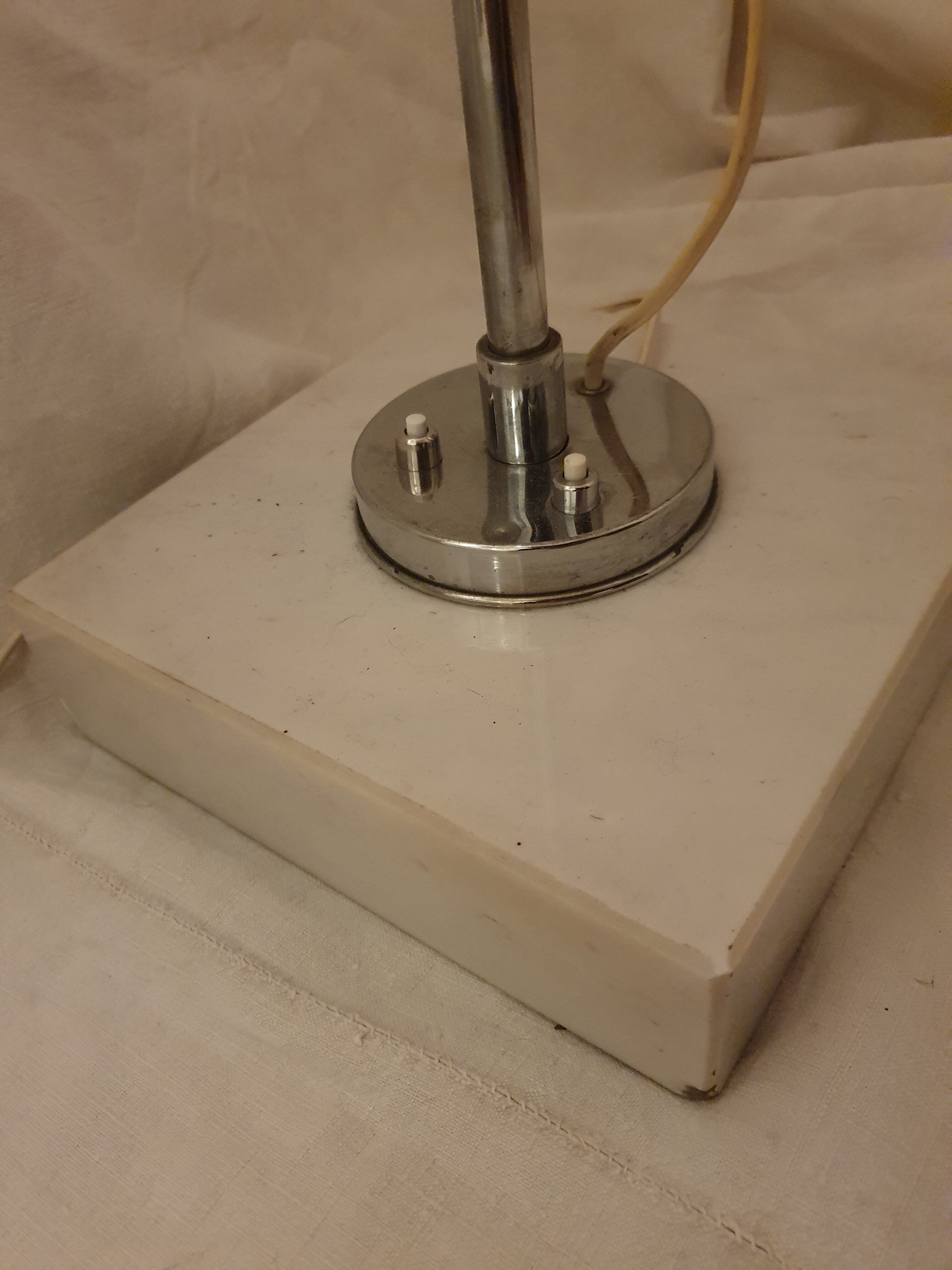 Lampadaire design italien avec liseuse