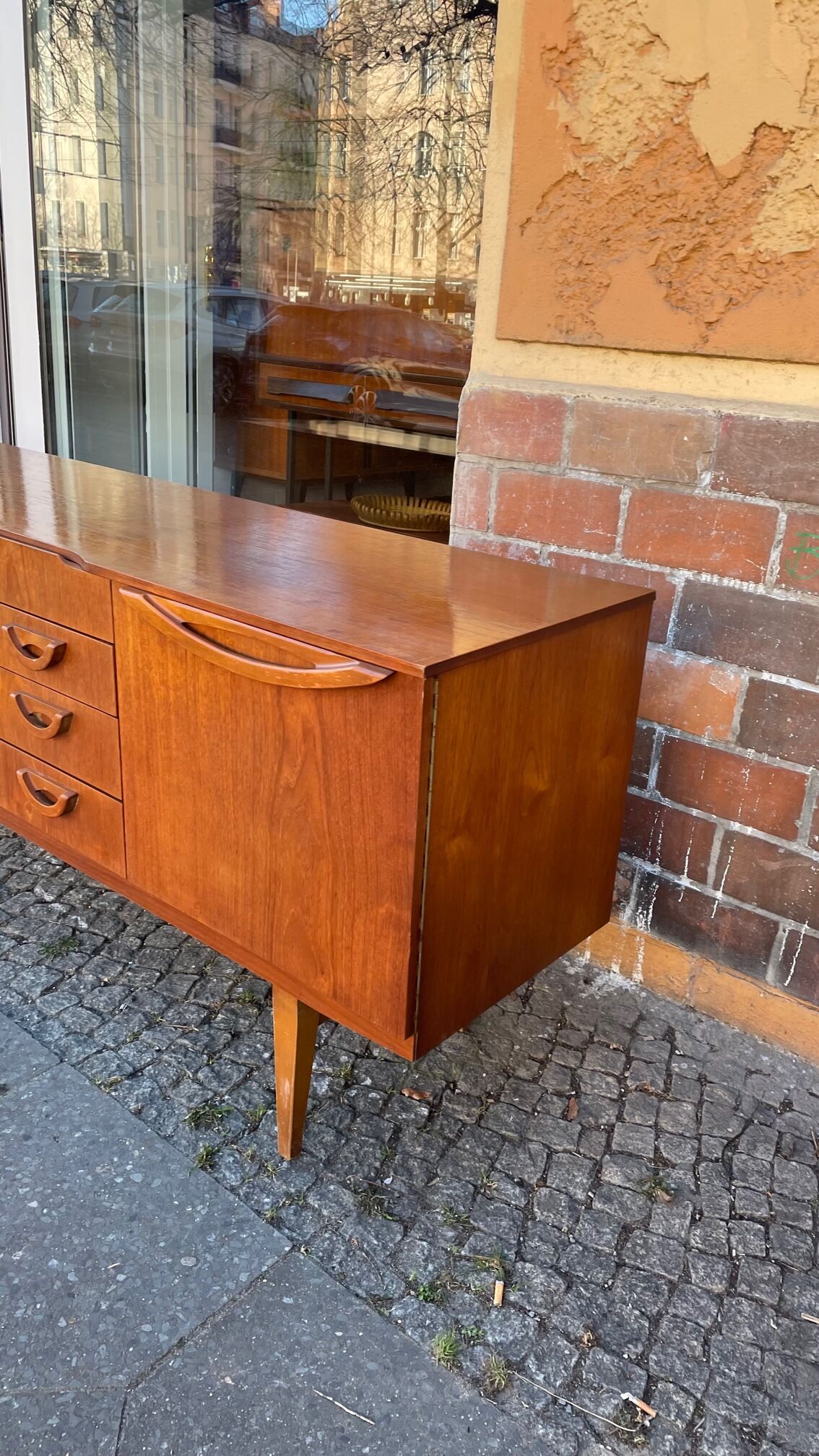 Atypical teak row from the 60s