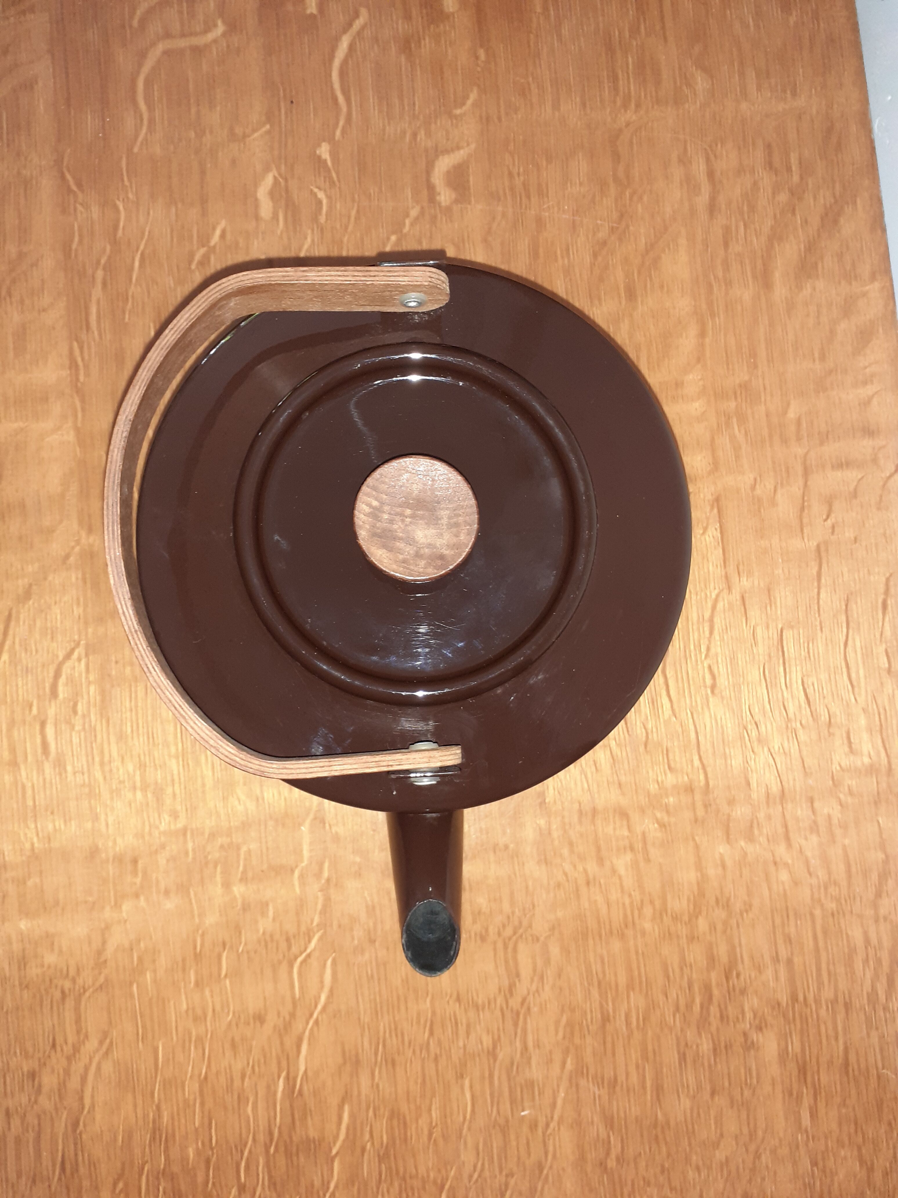 Teapot kettle in enamelled sheet metal, Mickaël Lax Copco