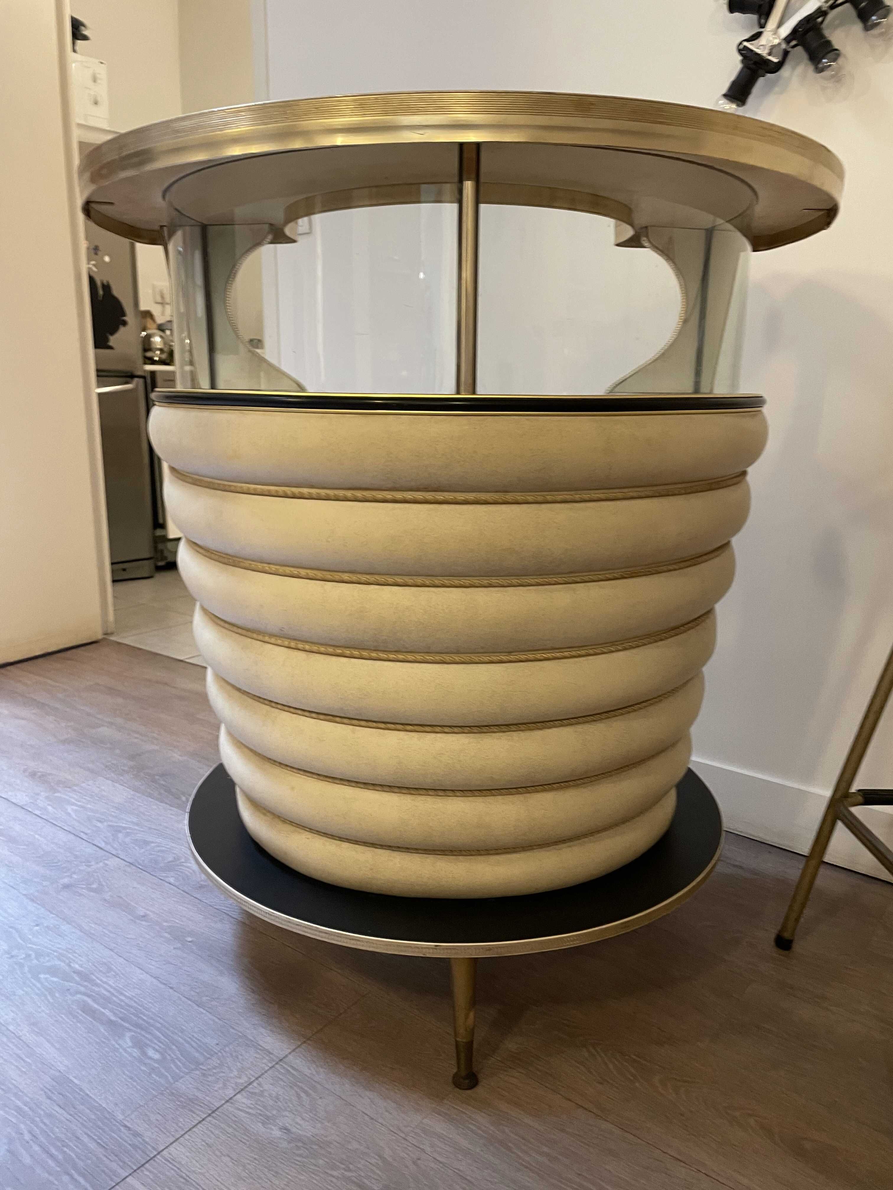 Bar 50s and its high chair in white skaï and formica cream