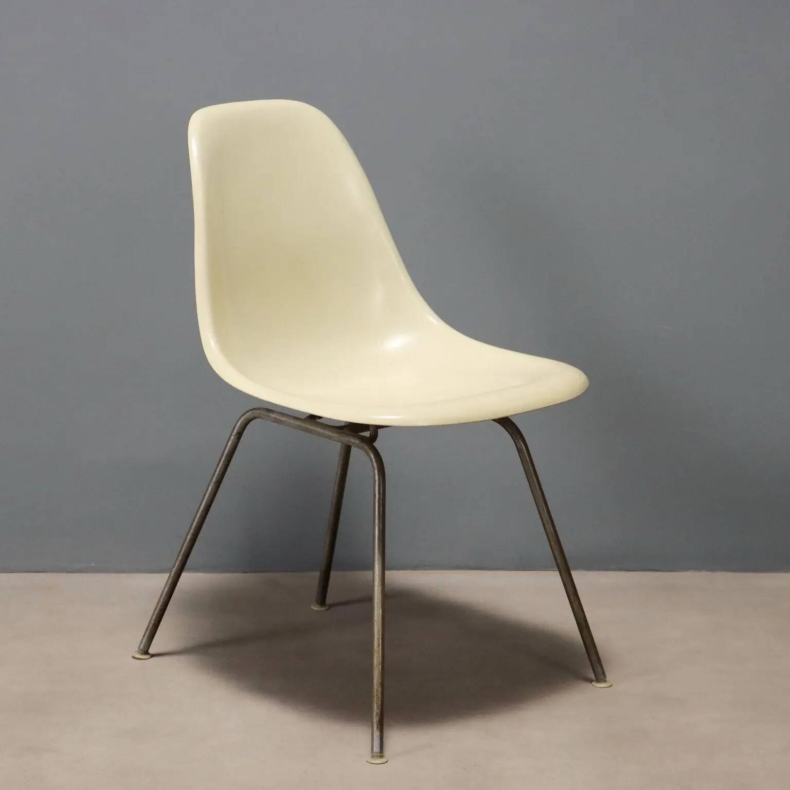 Herman Miller DSS chair vintage design by Charles & Ray Eames 1960s