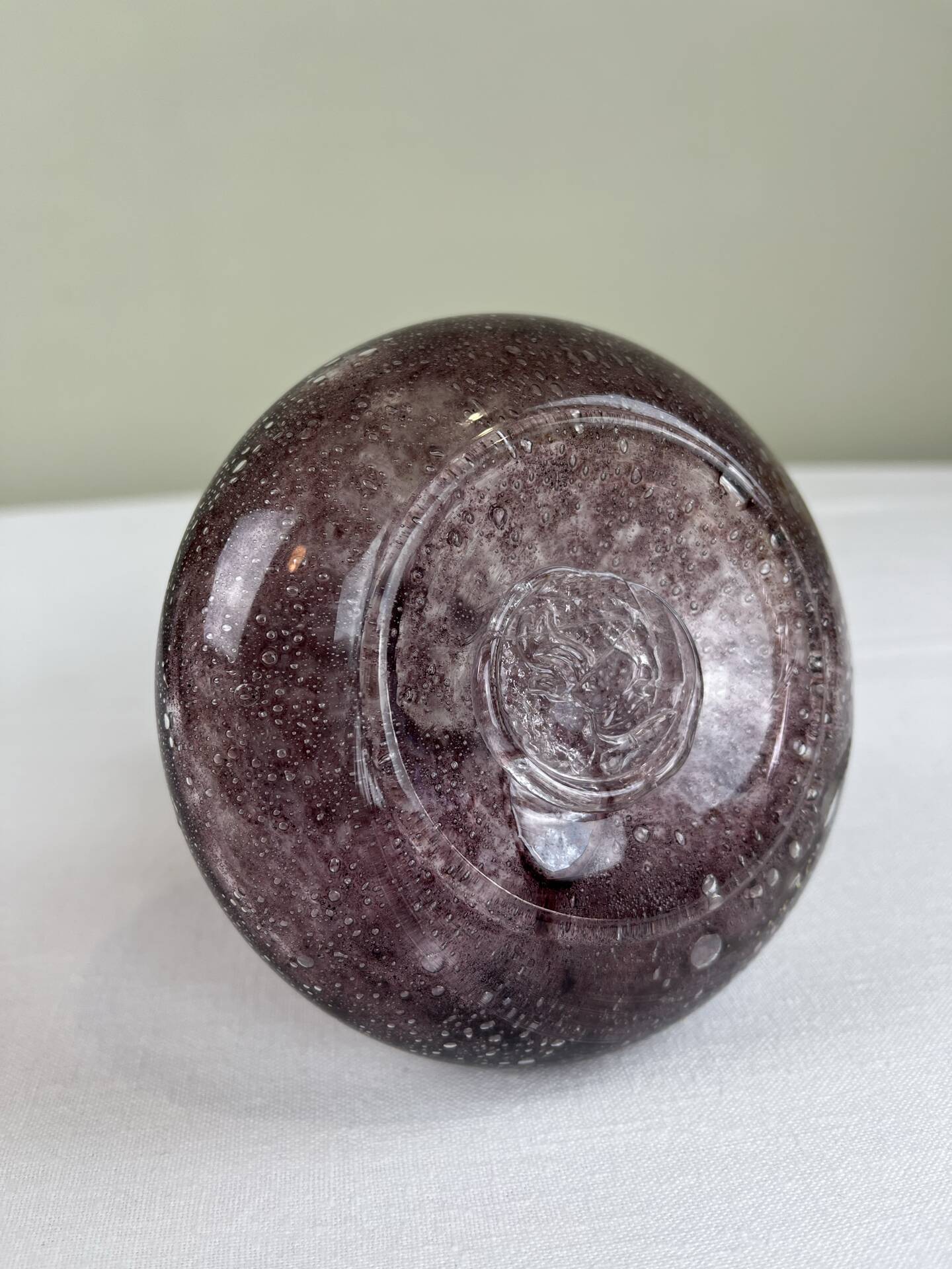 Vintage bubble glass soliflore vase in mauve/lilac.