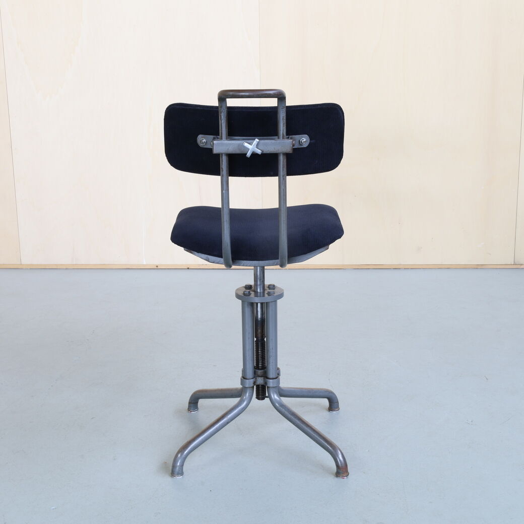 Industrial Design Office Chair model 353 by W.H. Gispen, 1930s