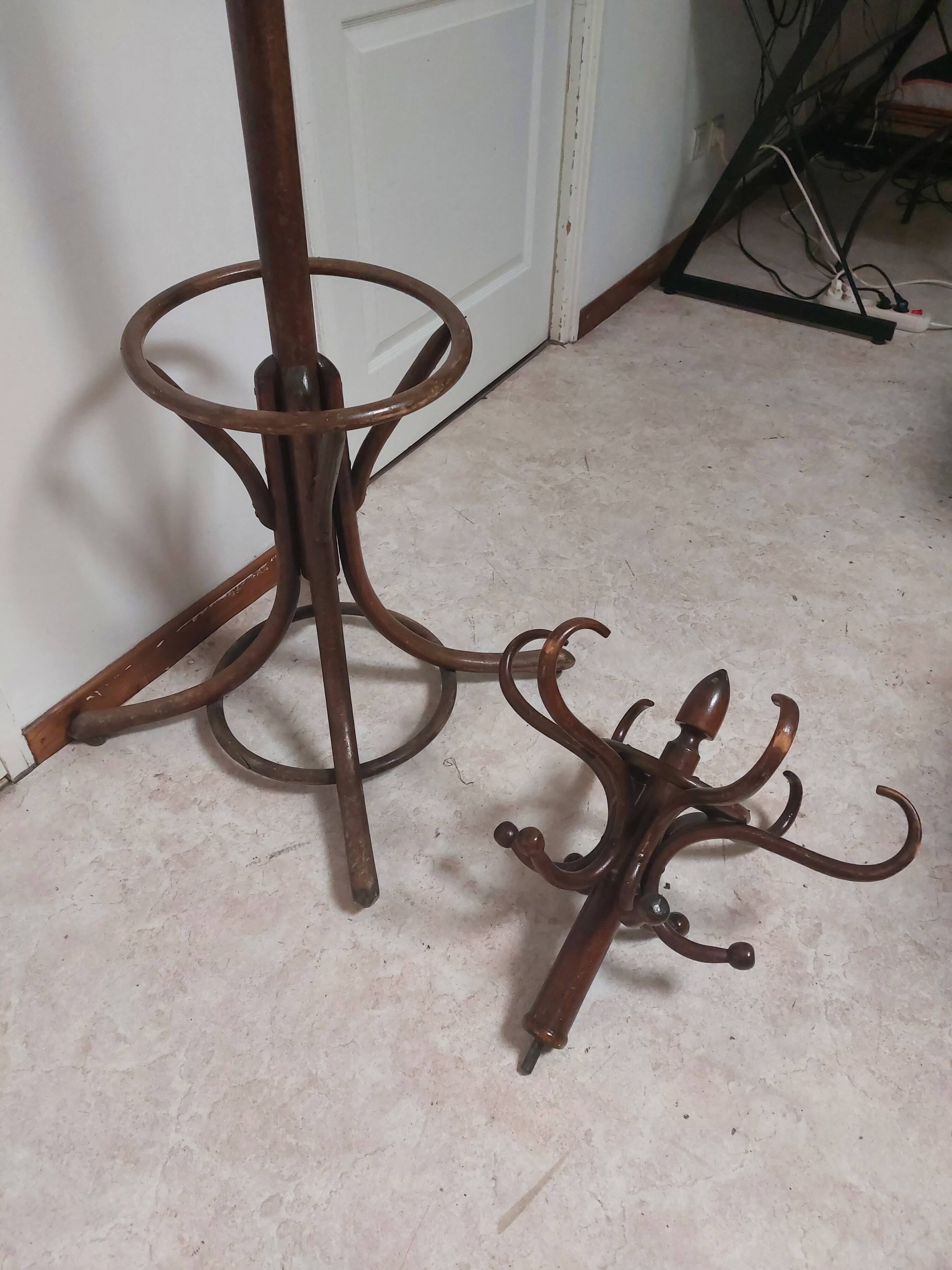 Porte-manteaux Perroquet en bois tourné