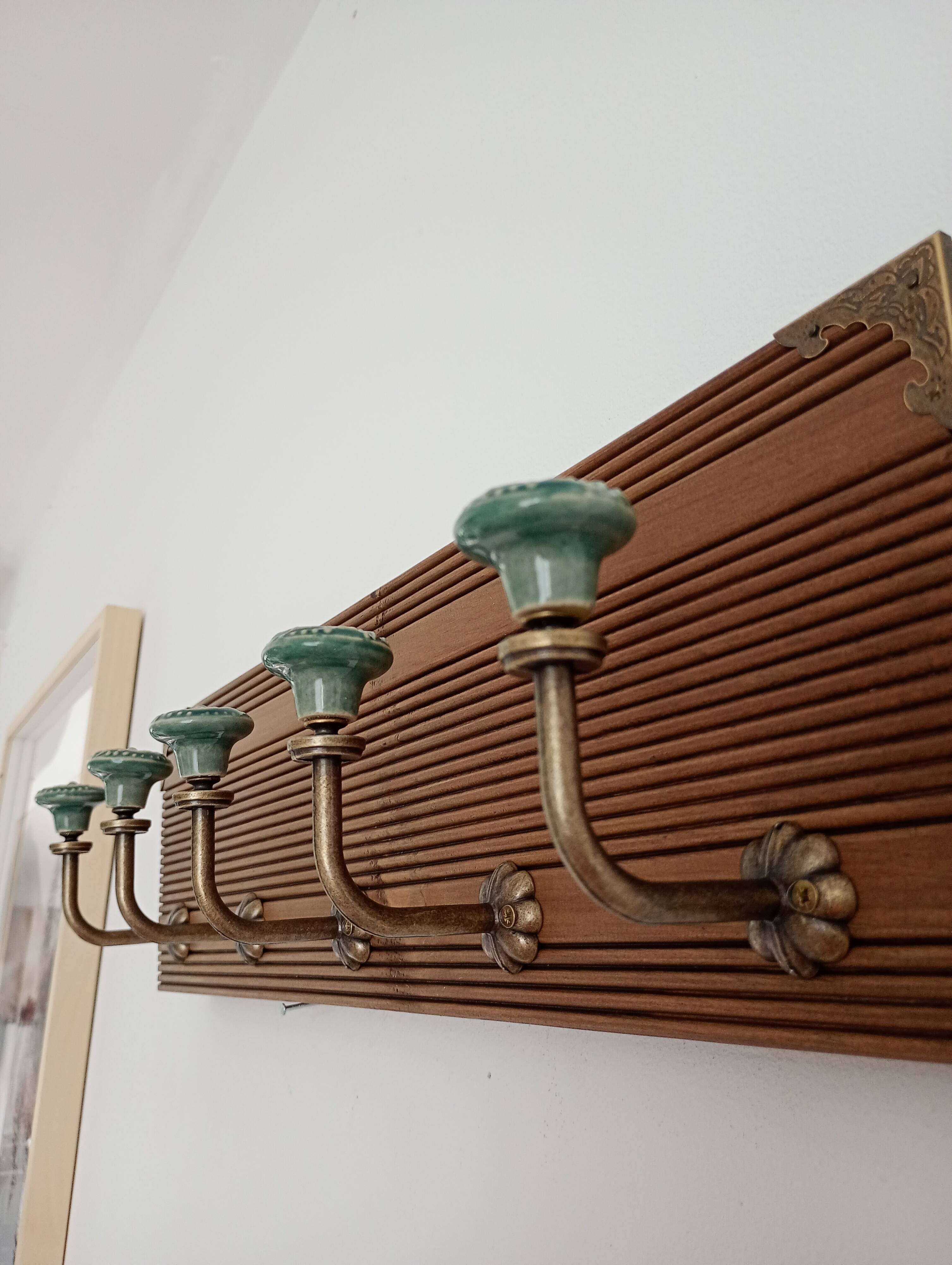 Wall-mounted coat rack 50 cm – 5 ceramic hooks in vintage style green