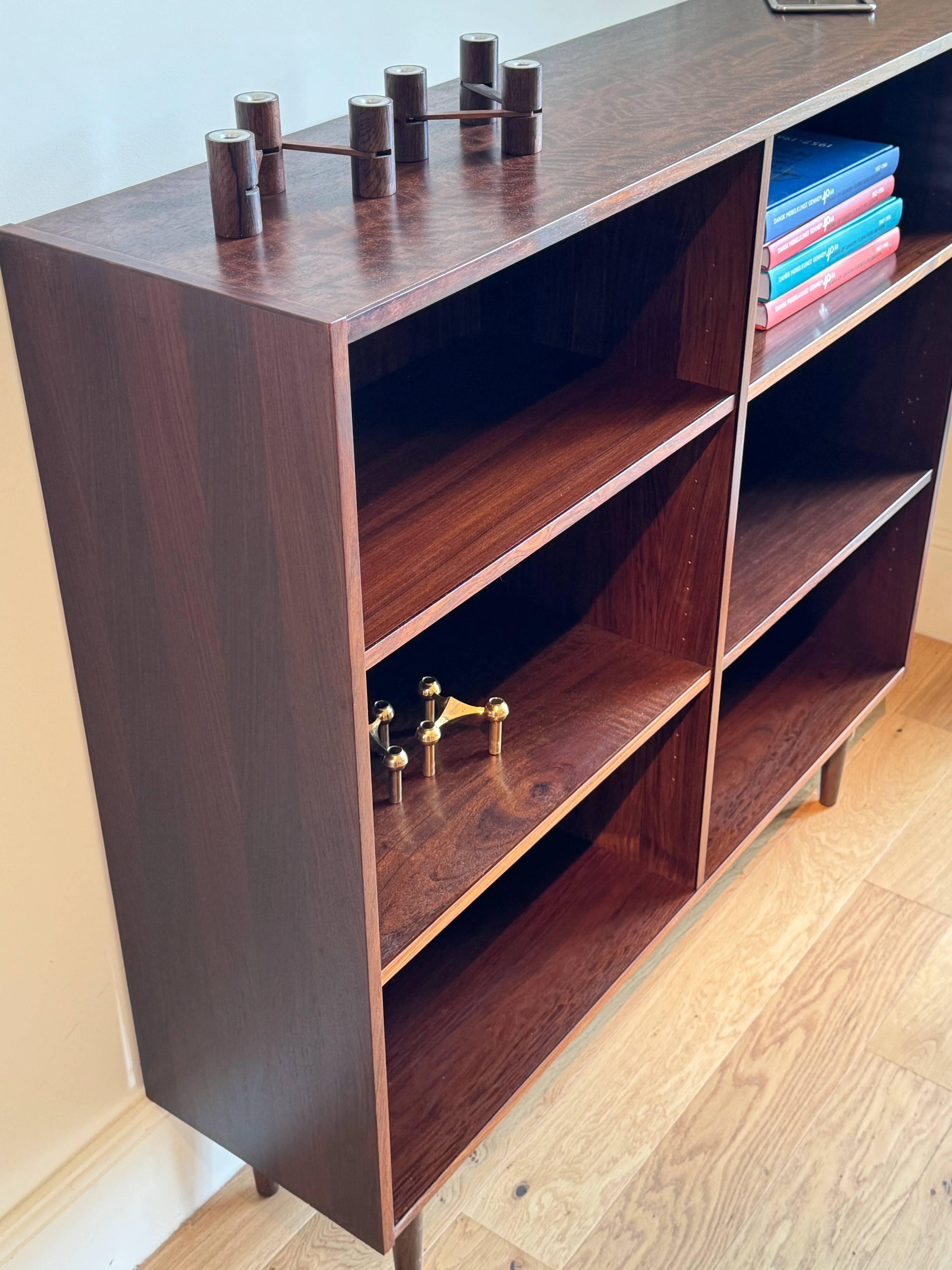 Vintage Scandinavian library in rosewood "Alfred"