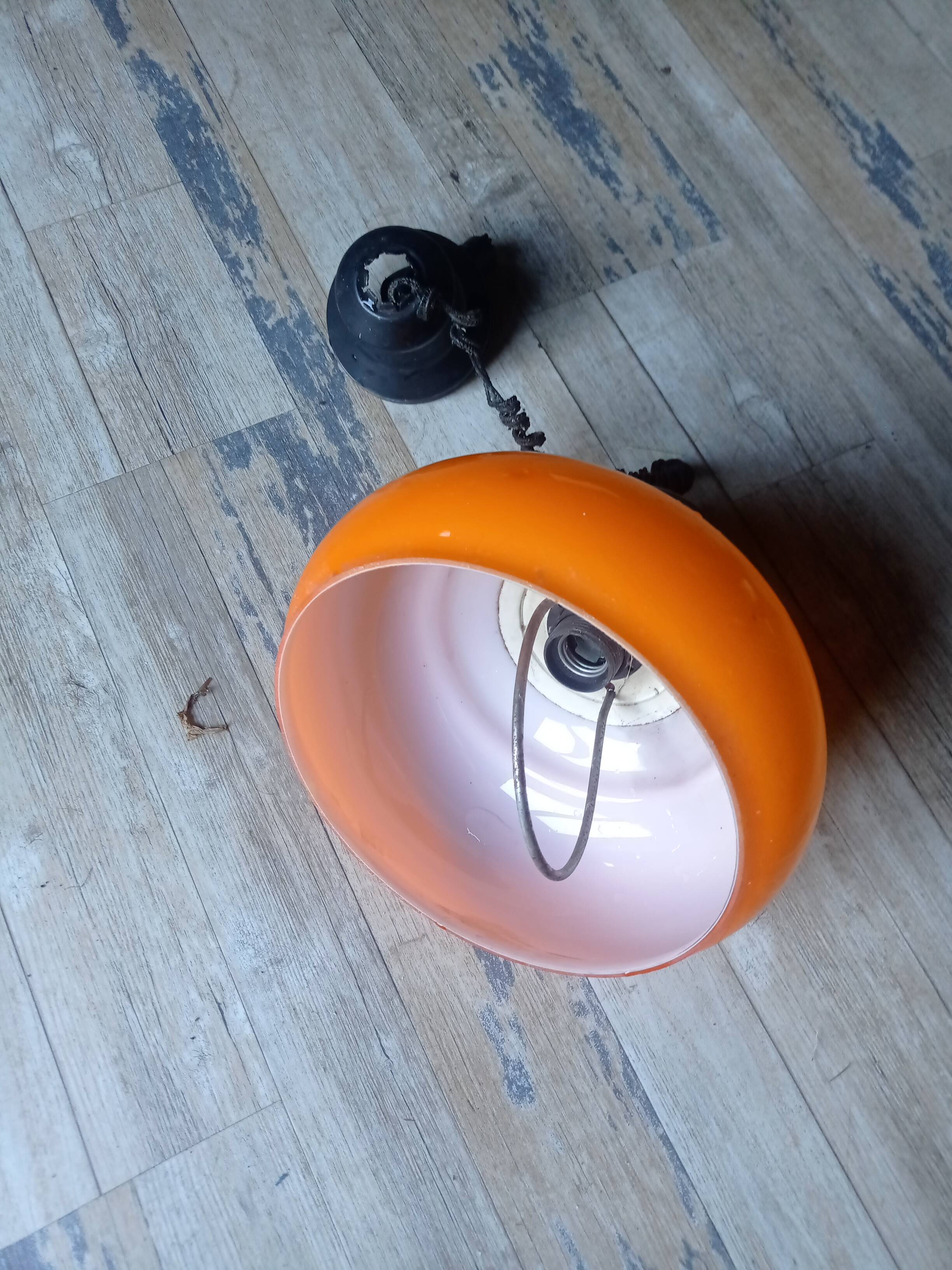 Suspension light fitting