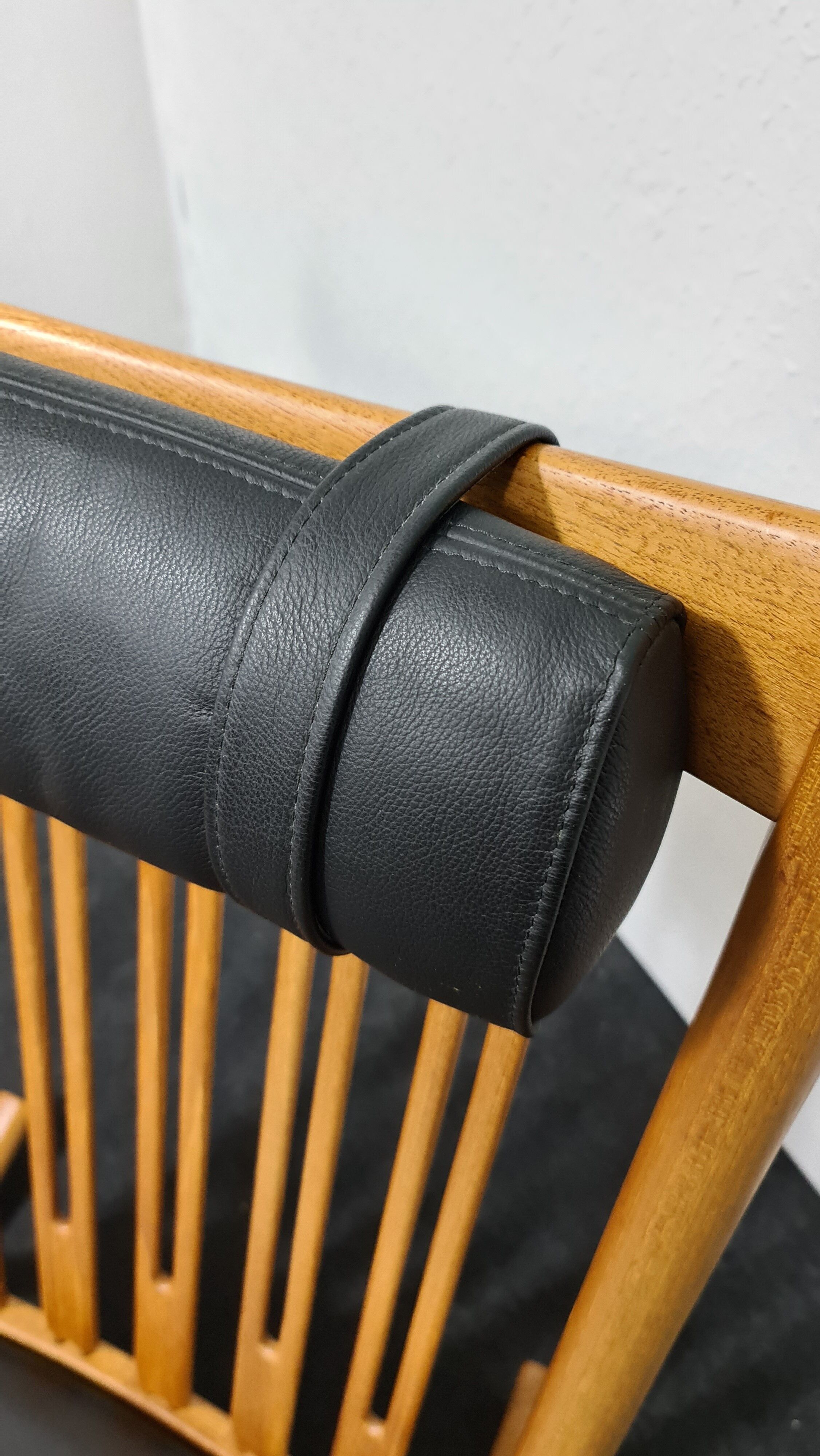 Rocking-chair en teck vintage par Jakob Kjaer