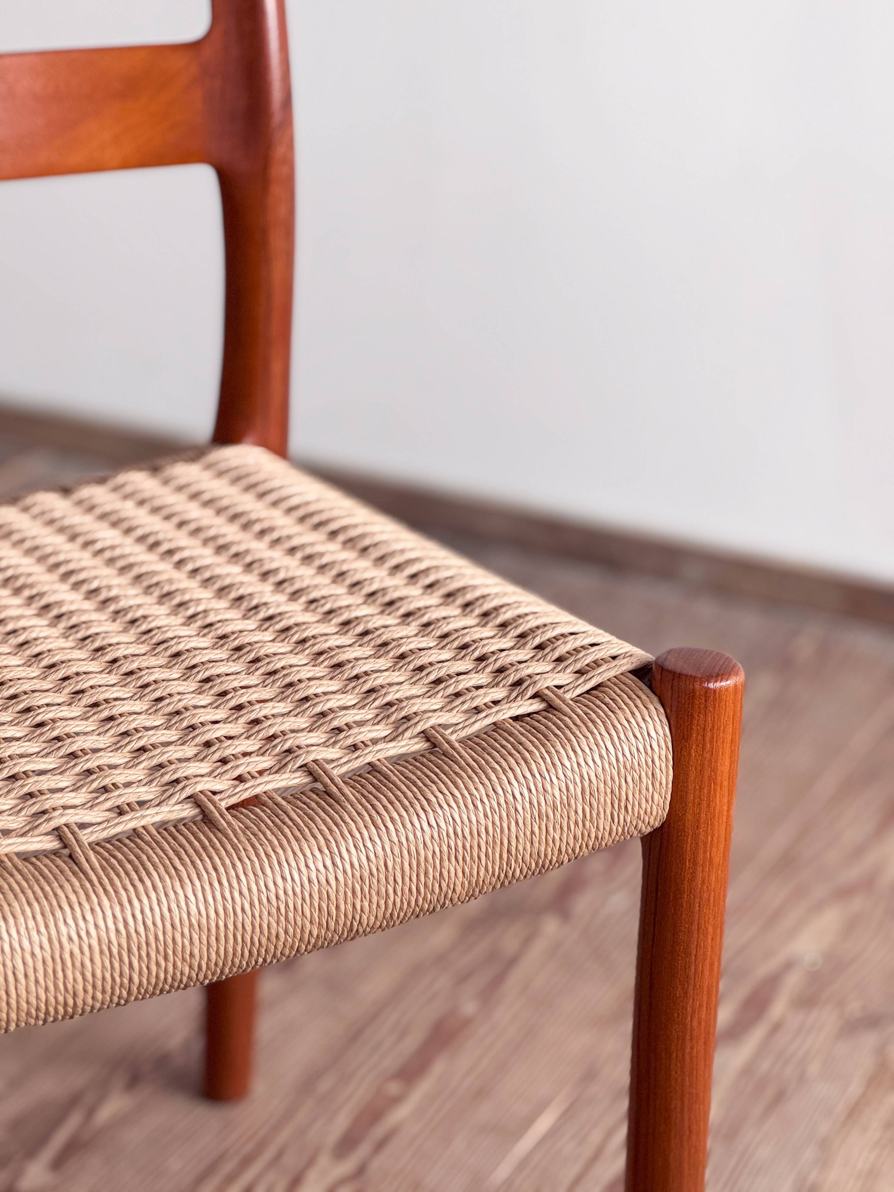 Chaises danoises modèle 84 par Niels O. Møller en teck