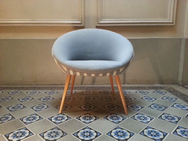 Fauteuil egg cup années 50