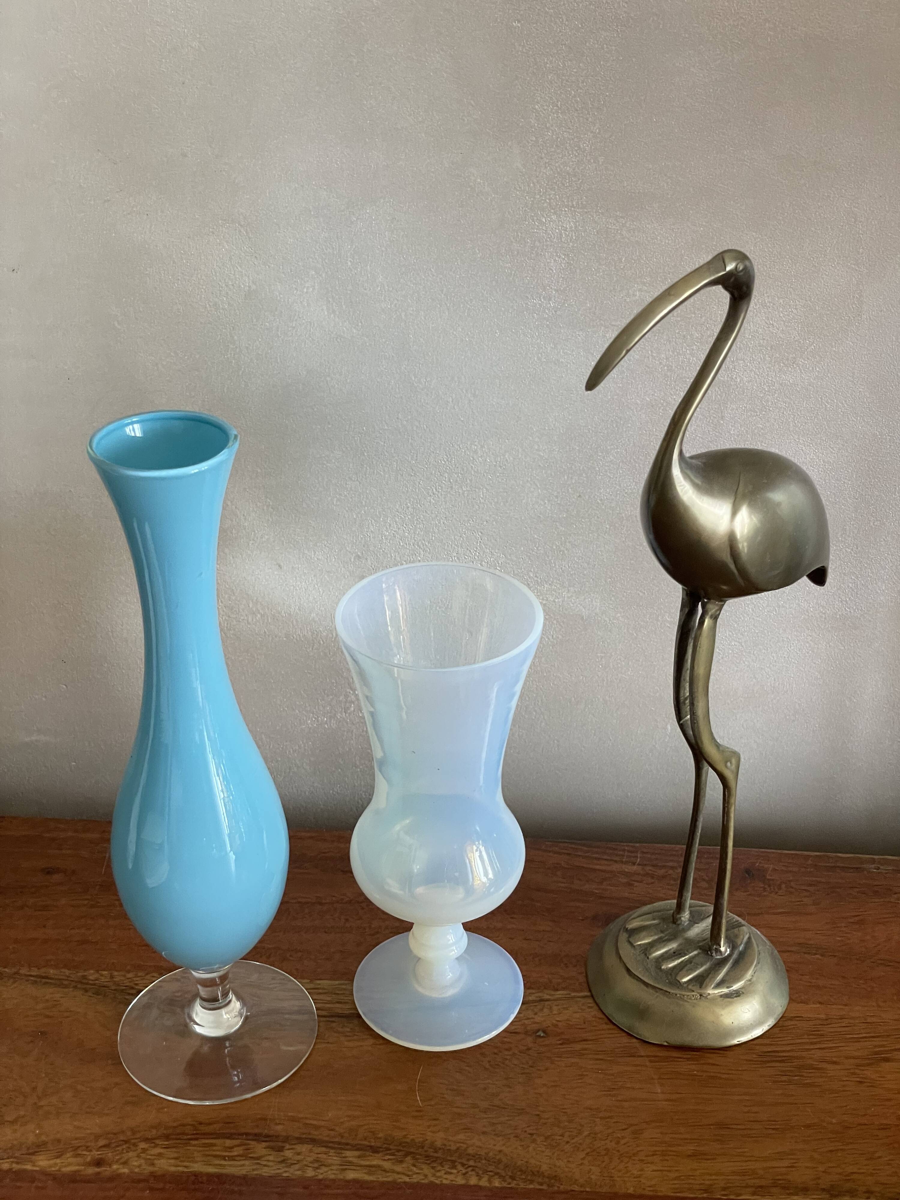 Duo of blue opaline soliflores