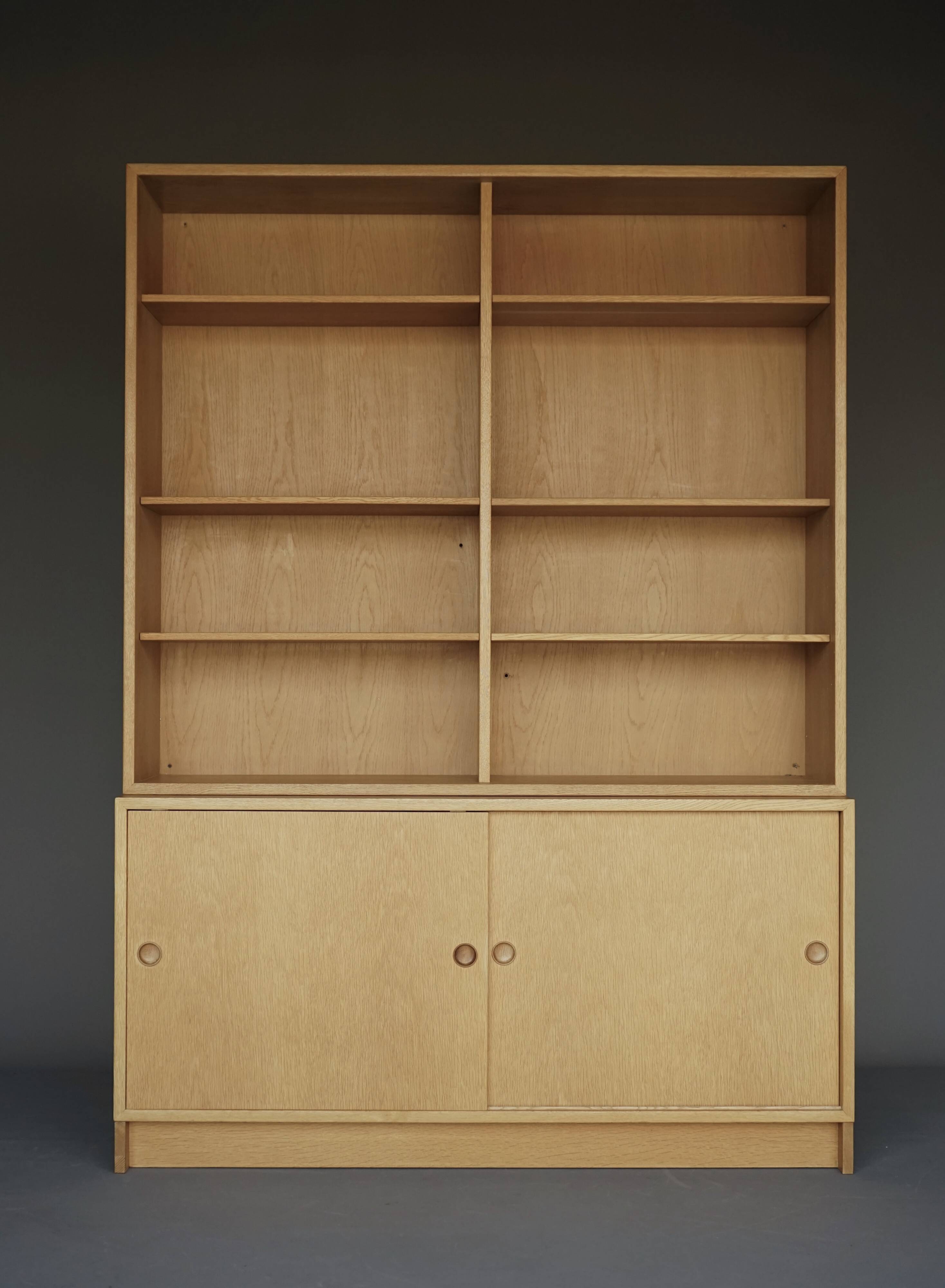 Oak Bookcase by Børge Mogensen for Karl Andersson & söner. Sweden, 1960s
