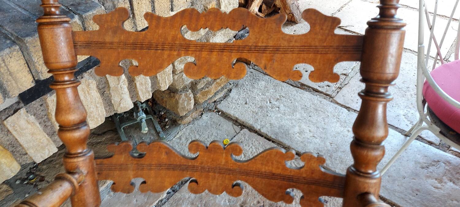 Armchair with straw seat