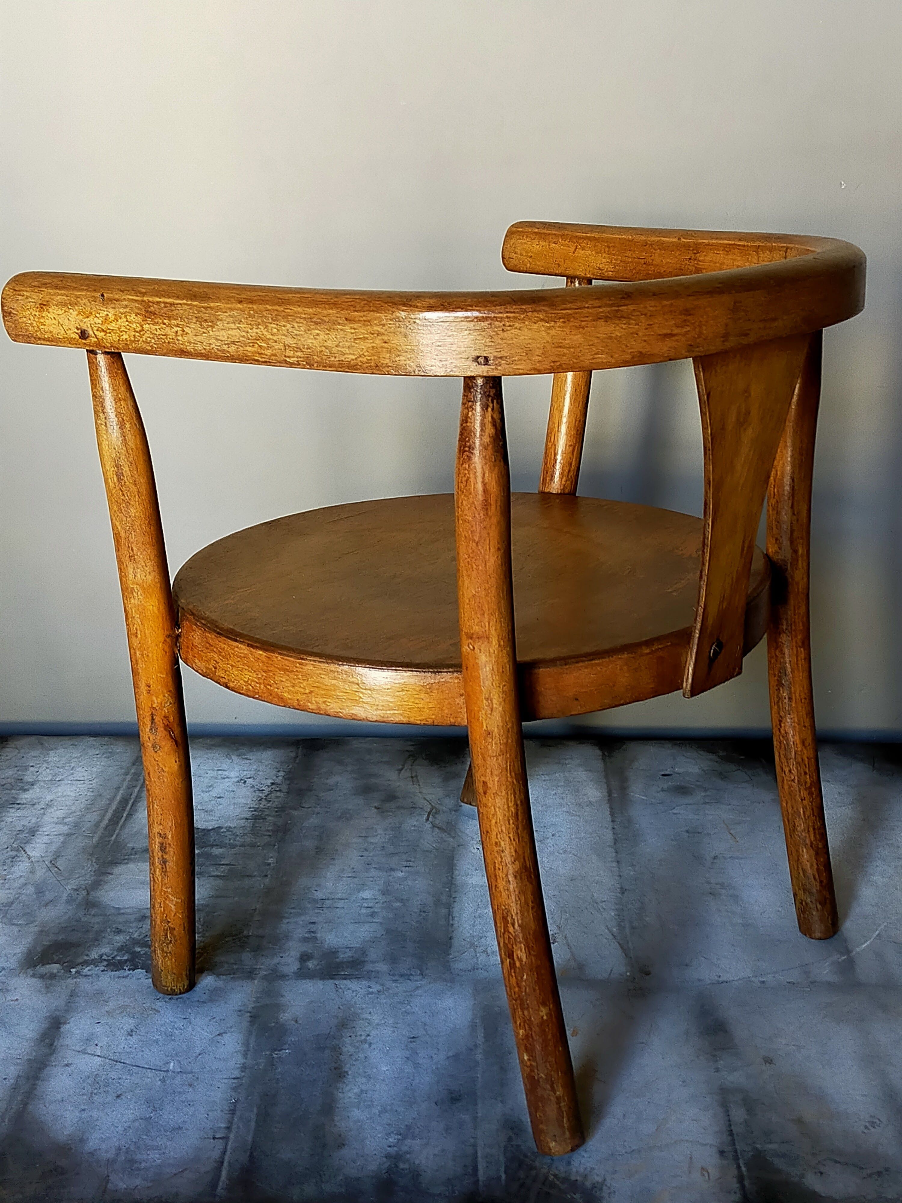 Children's chair in curved wood early 20th century