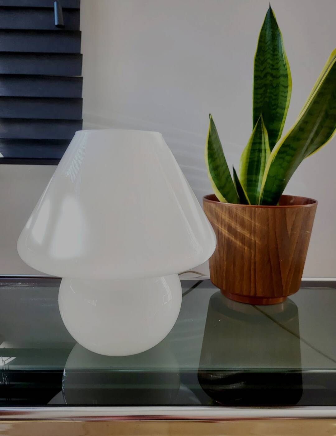 Vintage mushroom table lamp, Hustadt Leuchten, in opaline glass model L 1970.