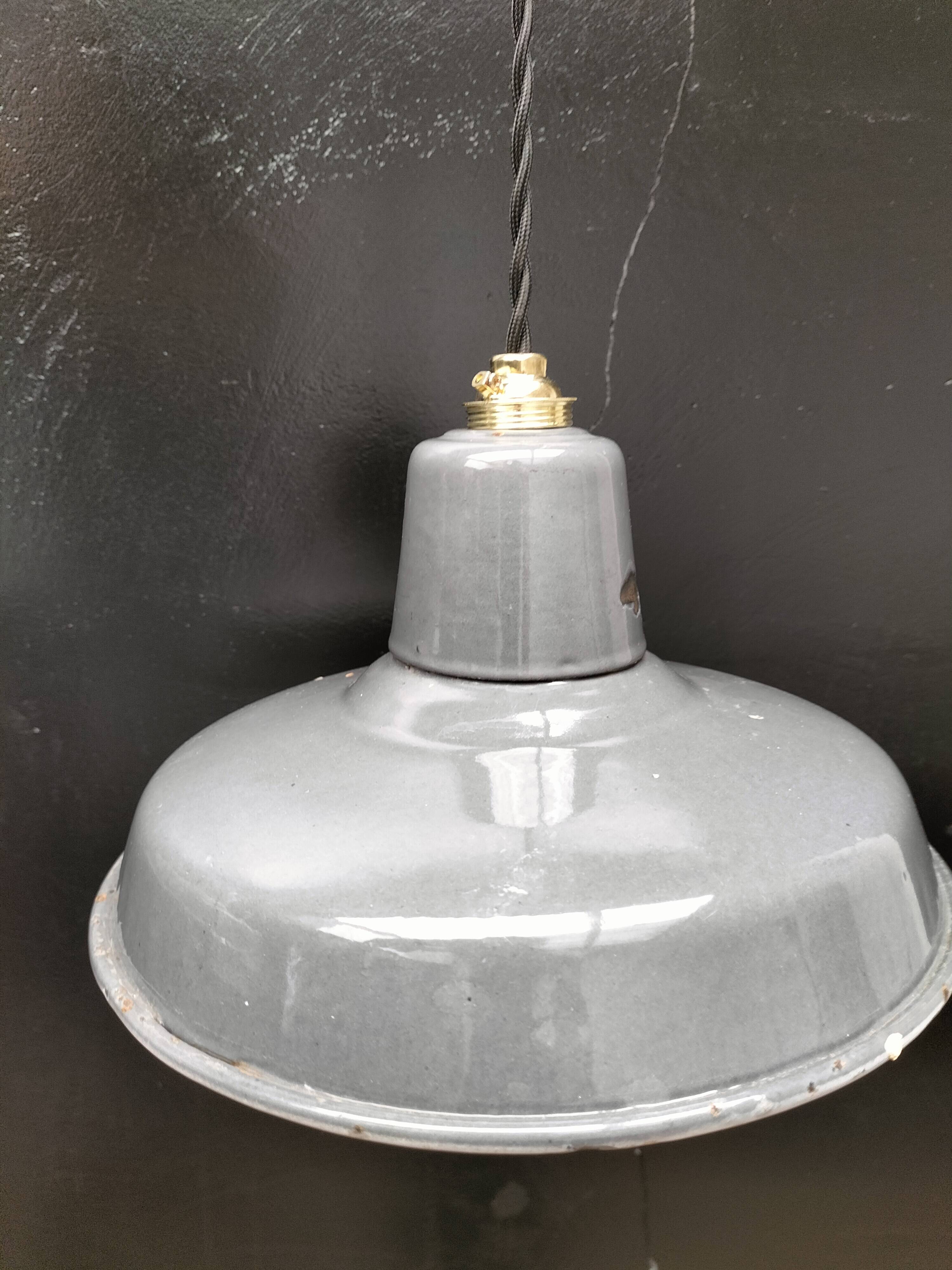 3 industrial pendant lights