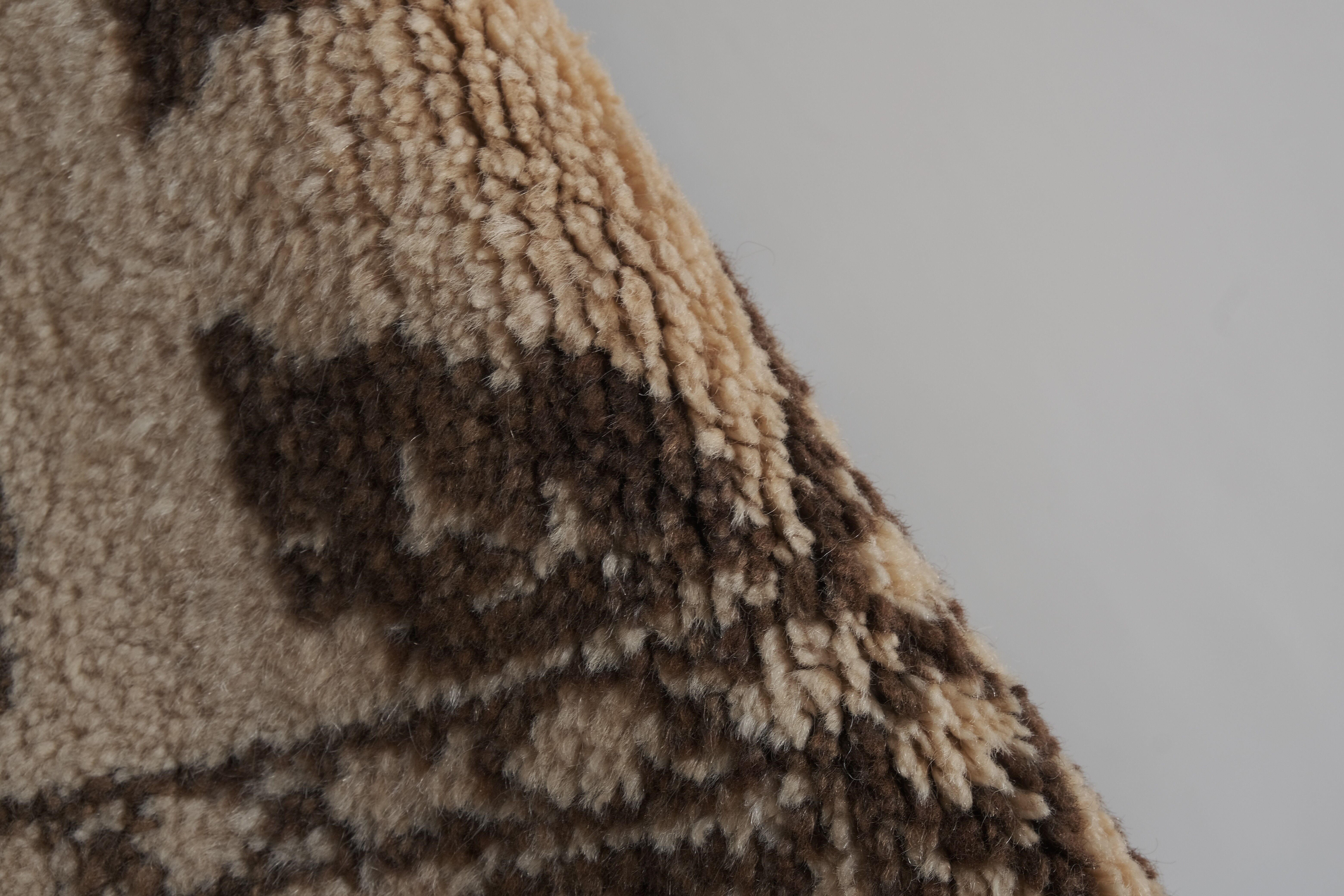 Vintage Turkish rug from Oushak, hand-woven 122x190 cm