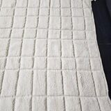 Handmade pure wool rug, size 1.5/2.5 m.