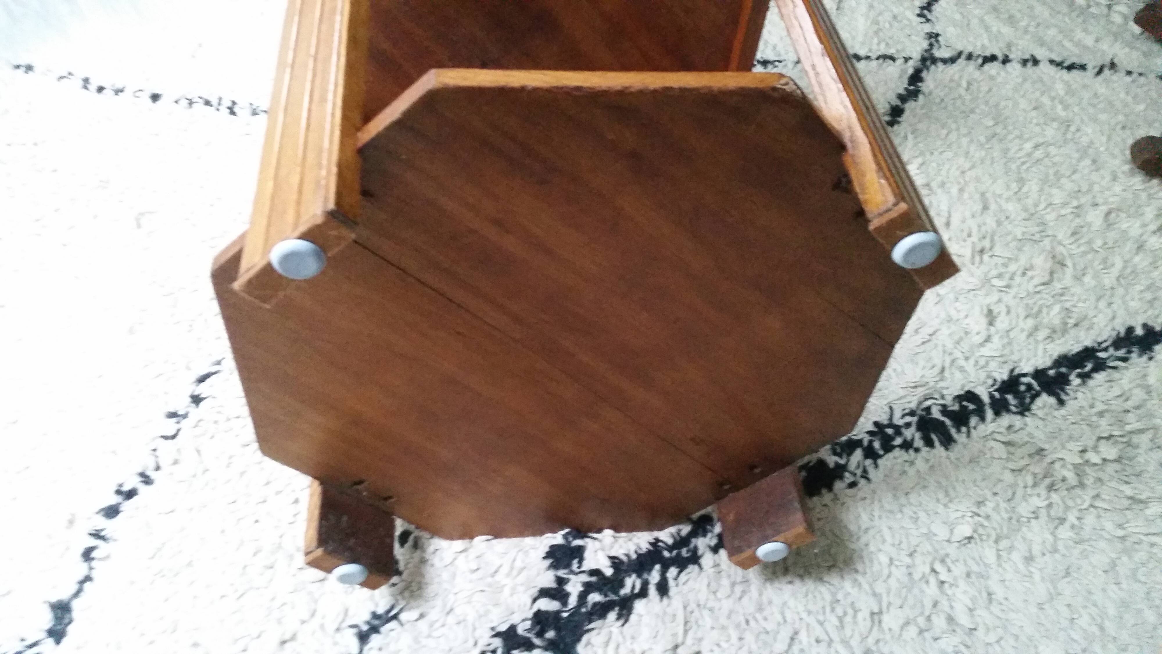 Hexagonal canapė tip table