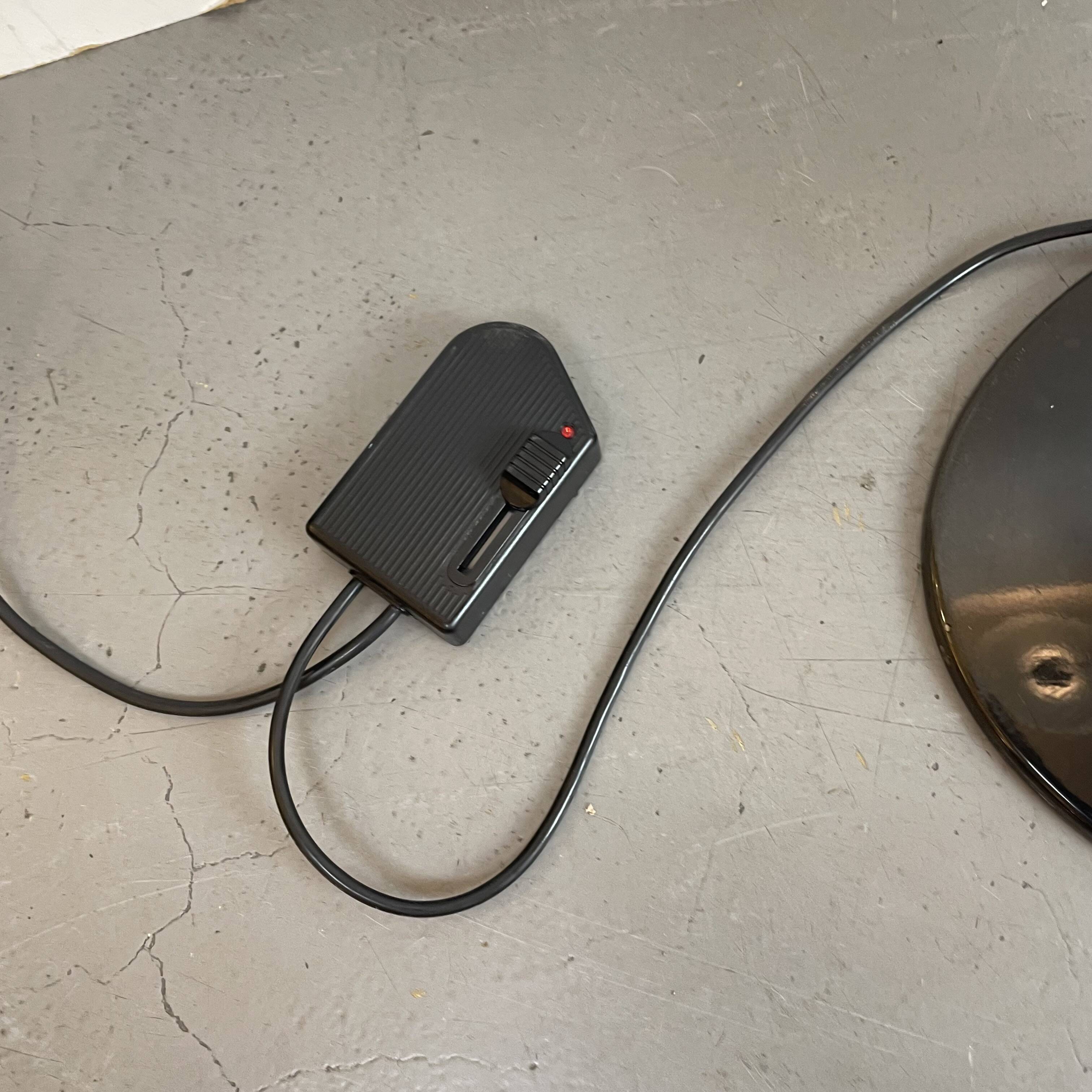 Tebe, lampe sur pied par Ernesto Gismondi pour Artemide, Italie, années 1980.