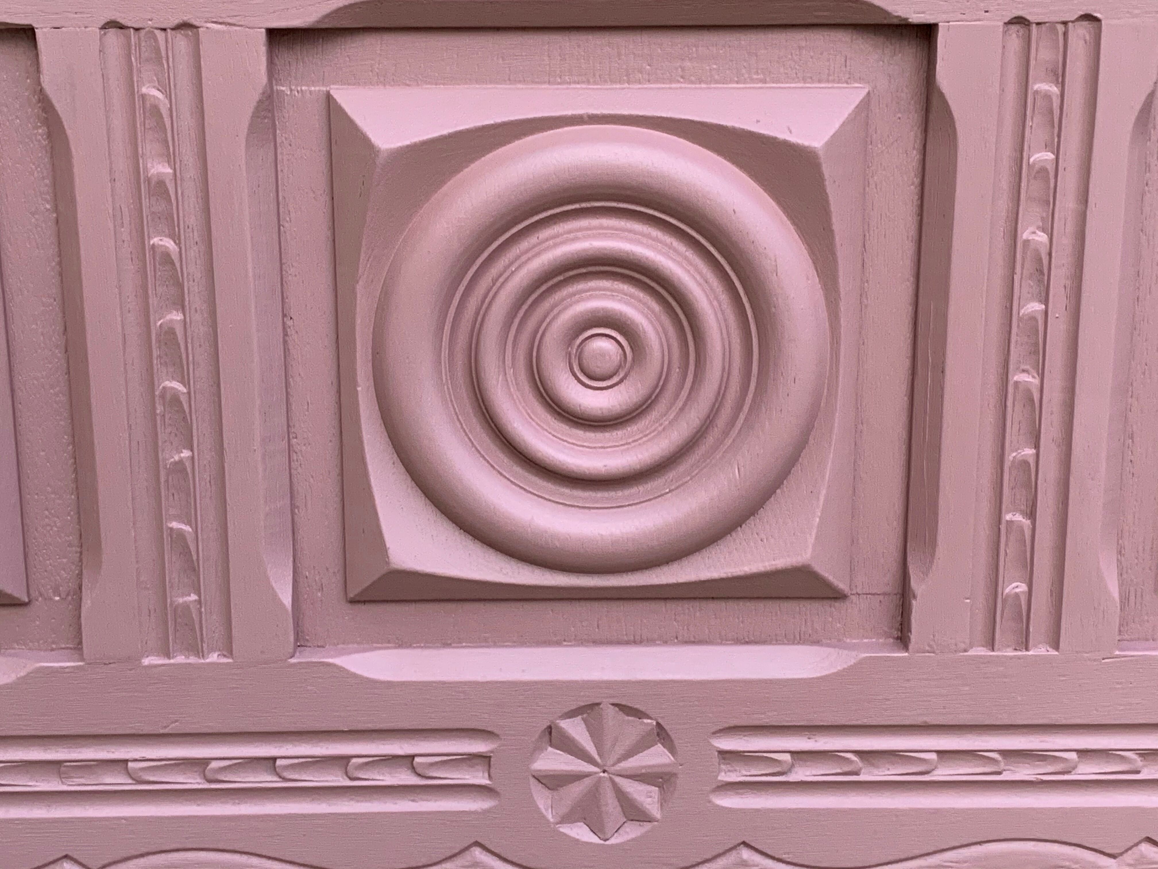 Old pink chest bench 1950