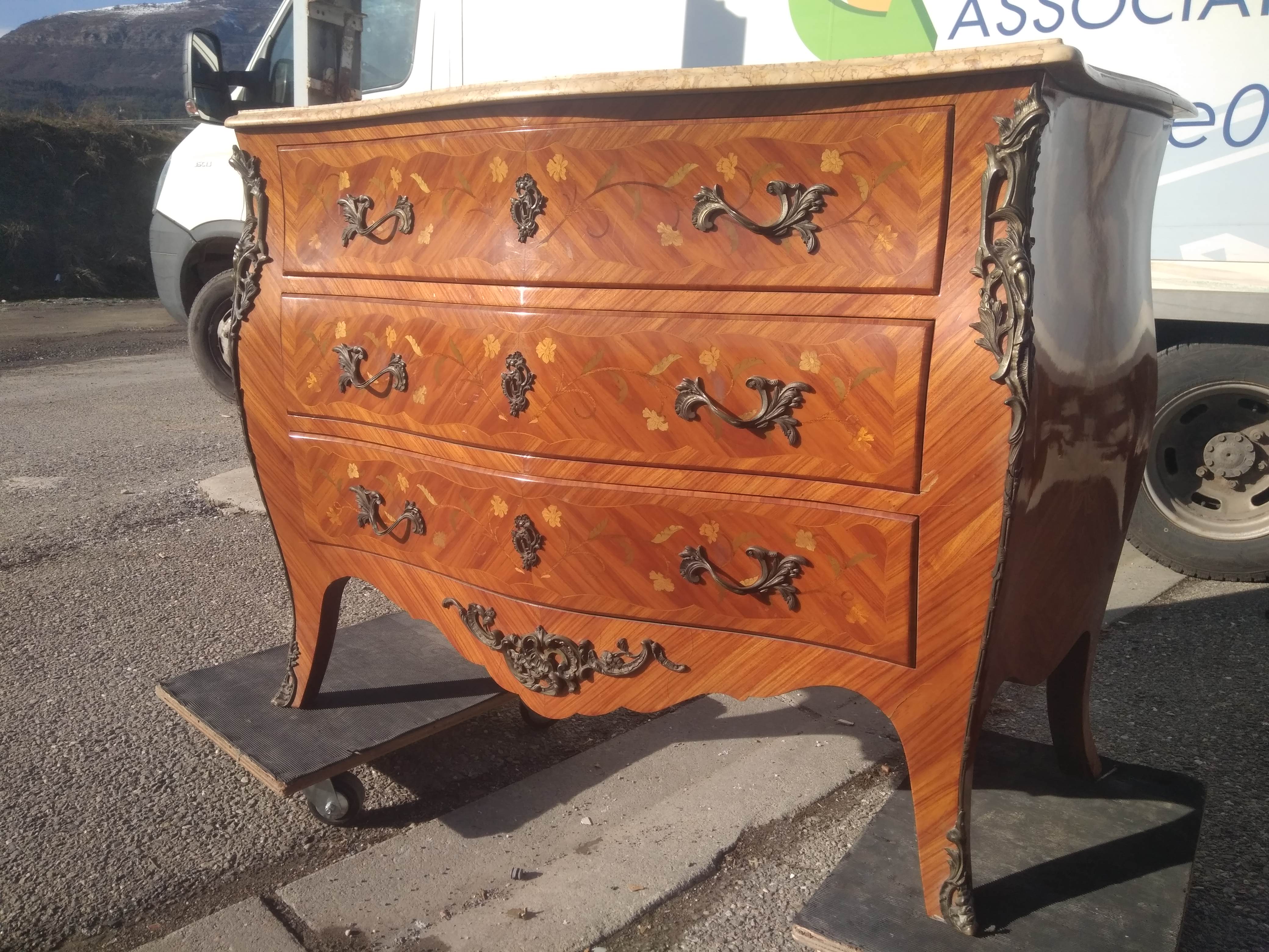 Curved 3-drawer Louis XV drawers from the 1950s