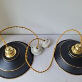 Duo of suspensions in enamelled sheet metal