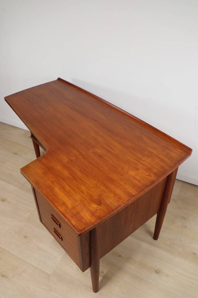 Scandinavian "Boomerang" teak desk - 1960s