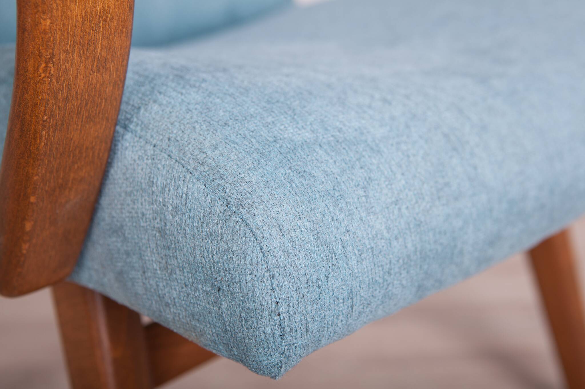 Set of Vintage Model 53 Lounge Chairs attributed to Jaroslav Smidek for Ton