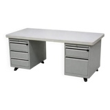 Vintage metal desk from the 1940s/50s.