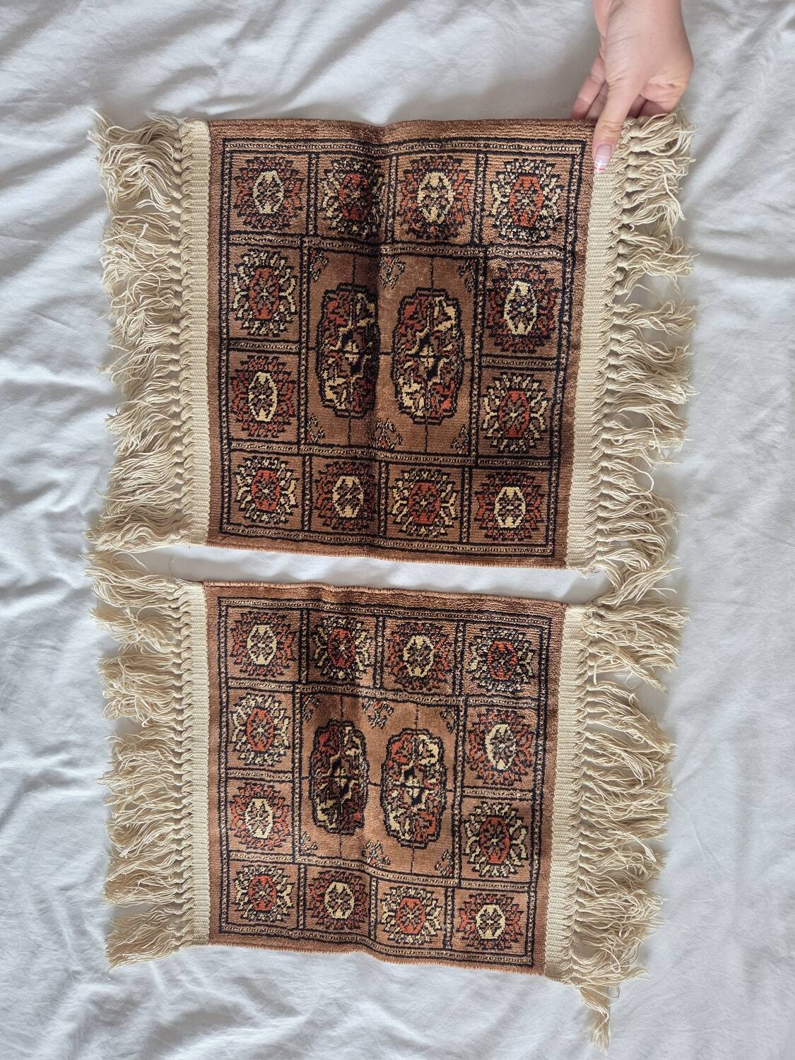 Lot de 2 anciens petits tapis orientaux