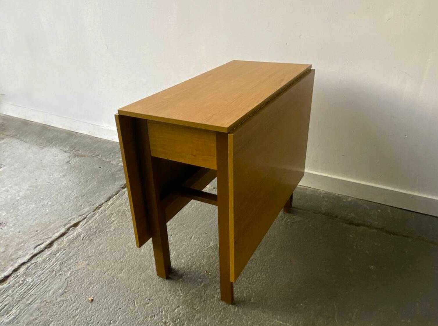 1960s Mid-Century vintage extendable drop leaf Formica dining table
