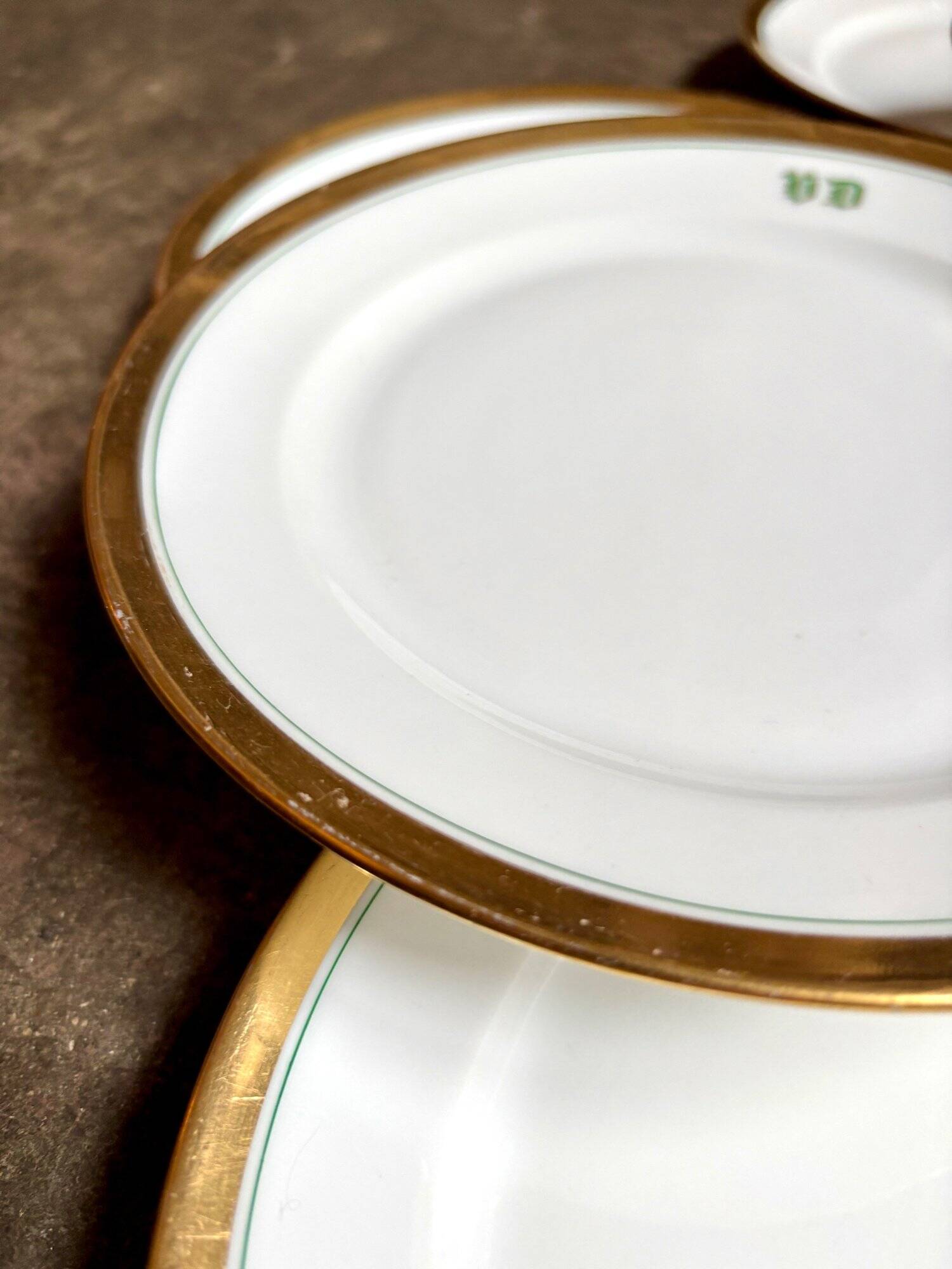 6 dessert plates in gilded Paris porcelain with "VD" monogram
