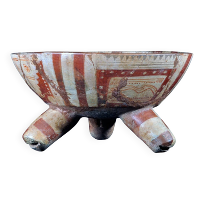 Coupe tripode en céramique polychrome de tradition mésoaméricaine