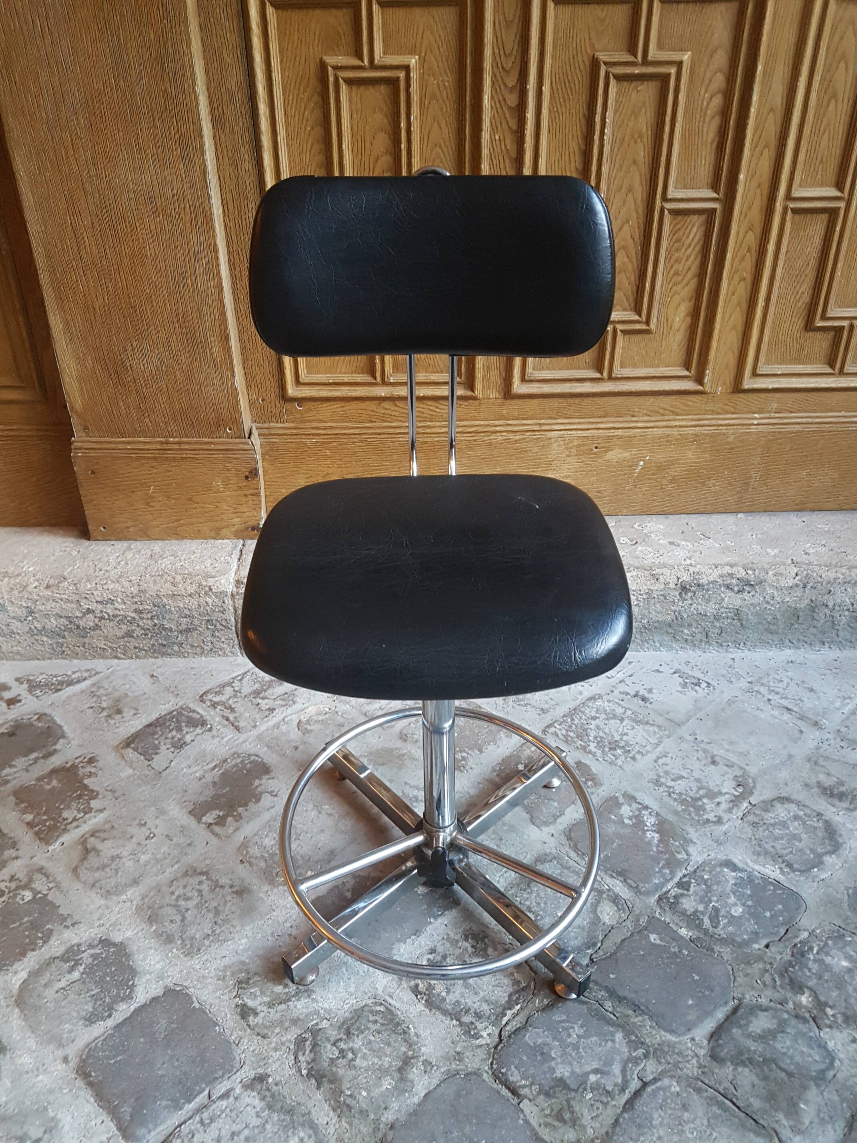 Chaise industrielle vintage Kor