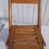 Foldable wooden chair for children