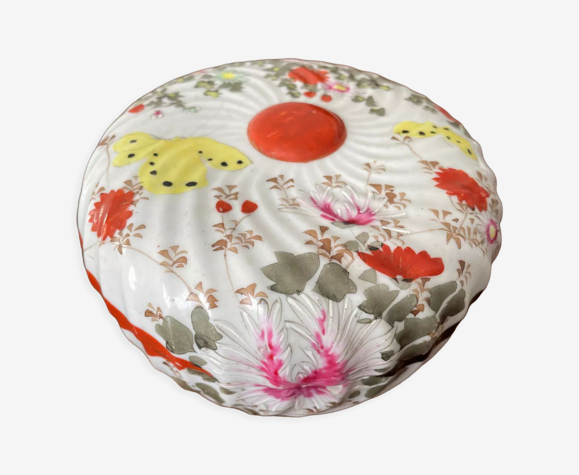 Boite en porcelaine Imari XIXeme siècle