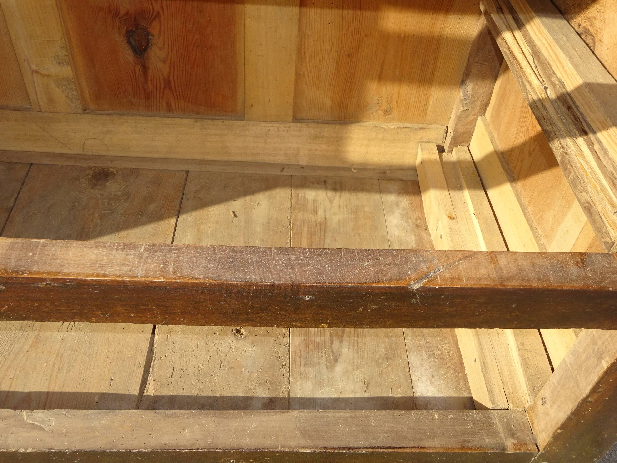 Grand meuble à tiroirs, ancienne pantalonnière