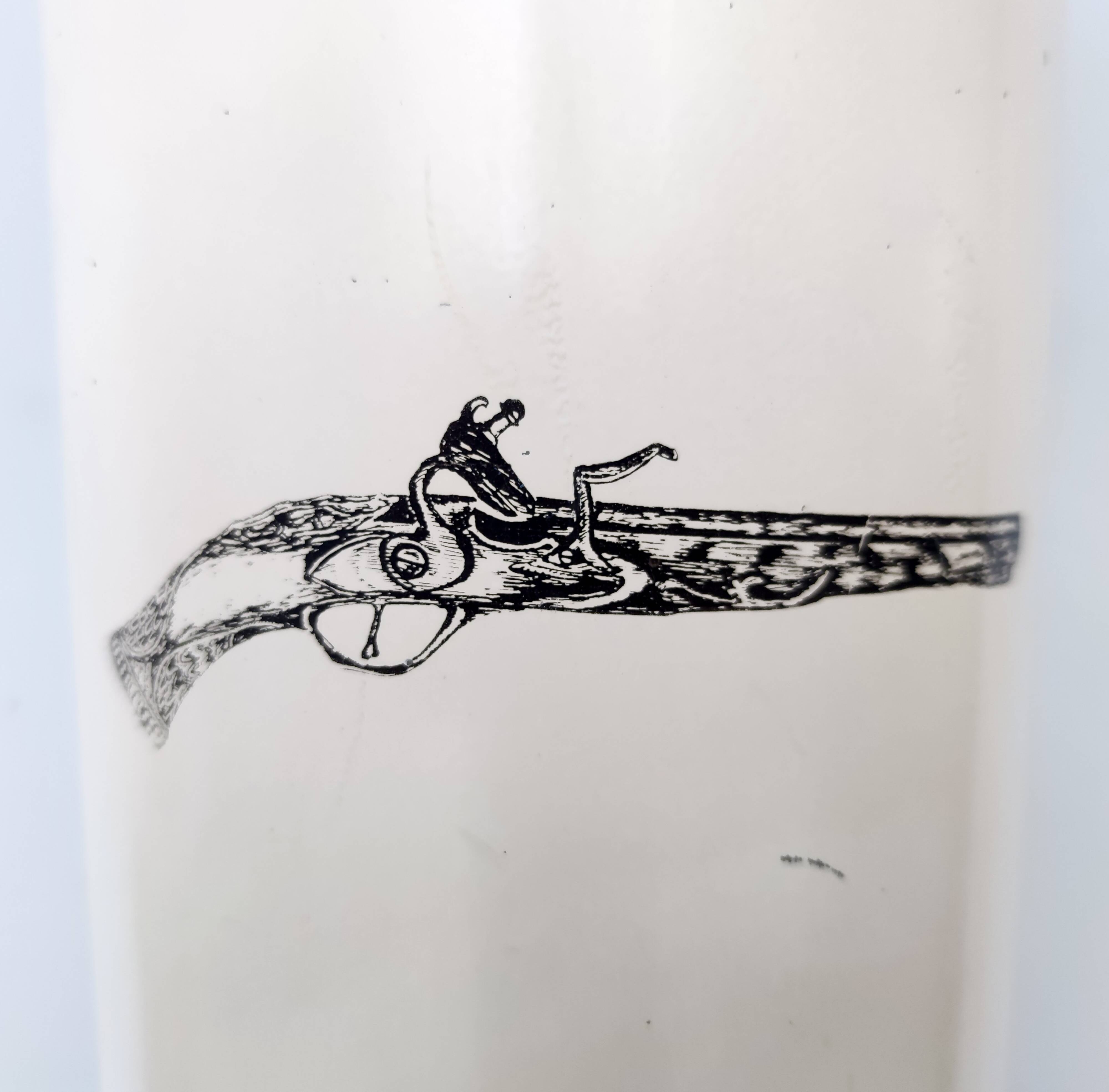 Porte-parapluie en métal verni beige et laiton Attr. à Fornasetti