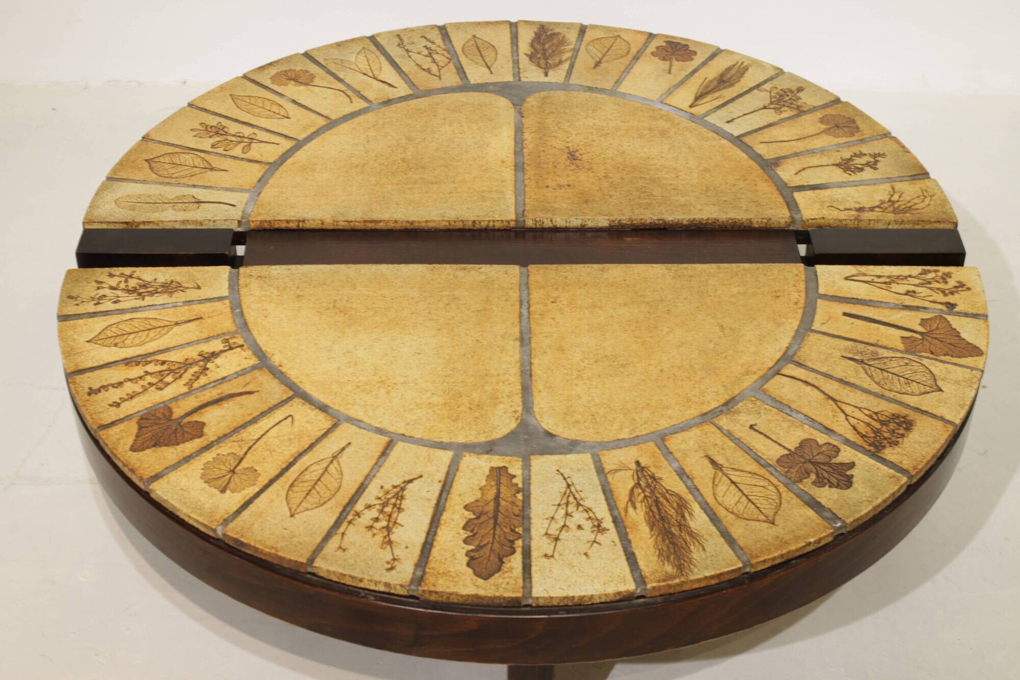 Round coffee table herbarium Roger Capron, Vallauris - ceramic and wooden structure