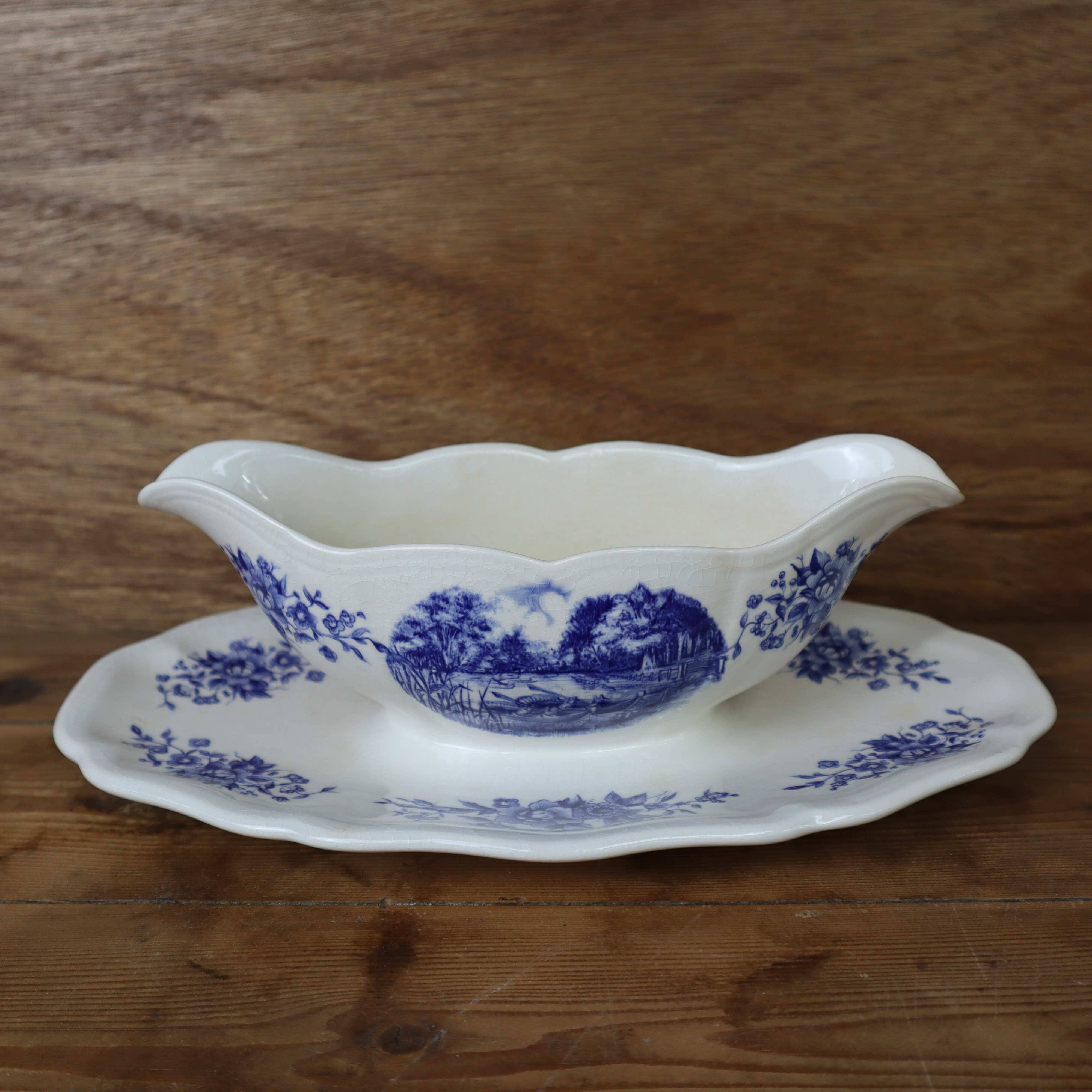 Old Sarreguemines earthenware sauce boat, Romantic model