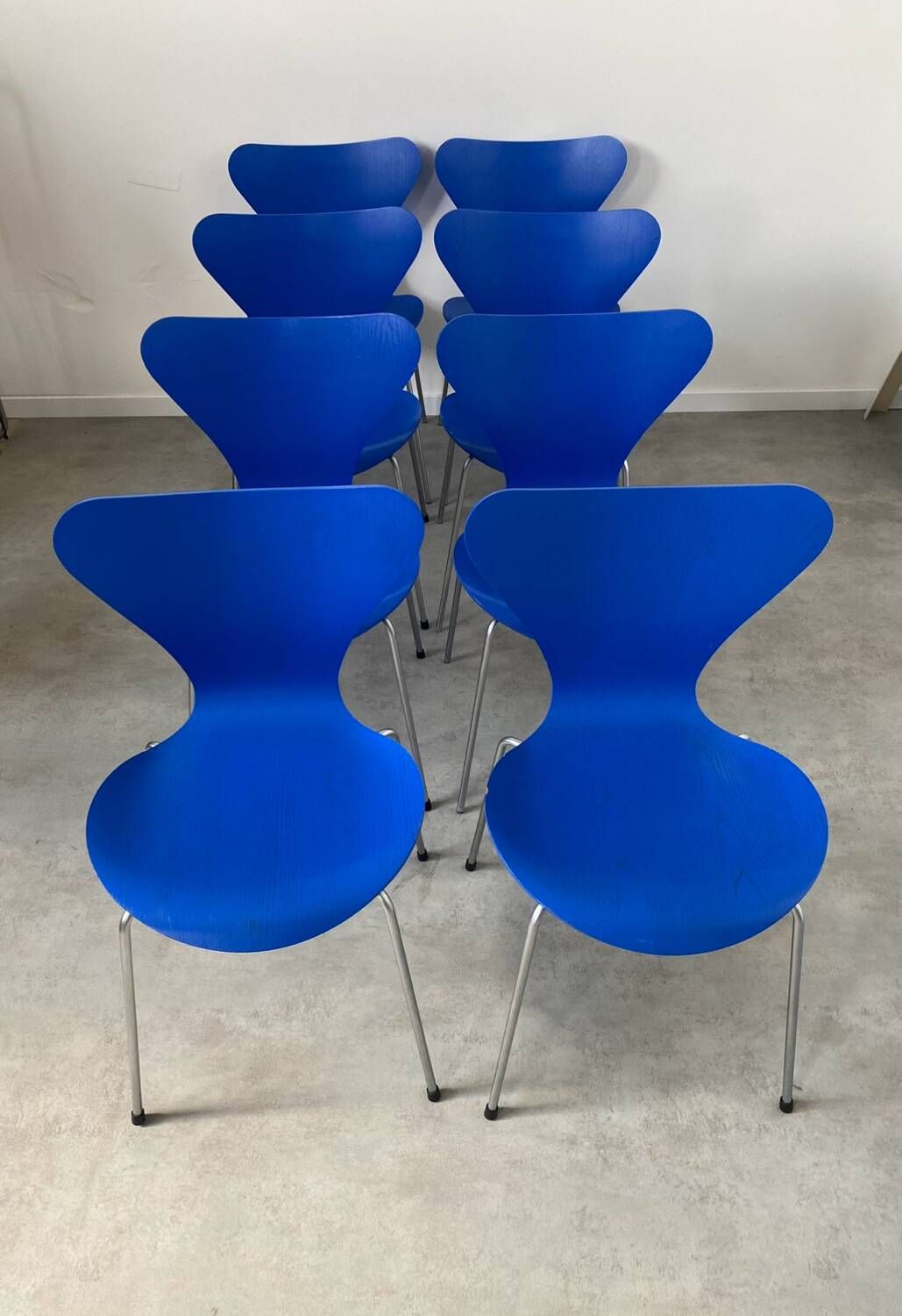 Lot 8 blue chairs series 7 design Arne Jacobsen for Fritz Hansen Denmark vintage