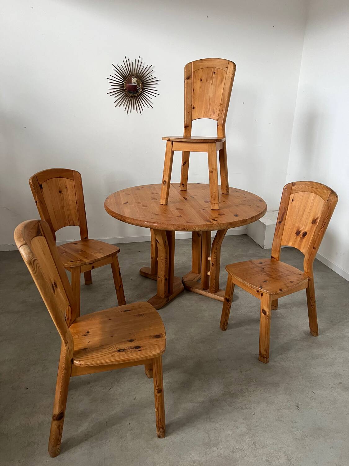 French design pine table and chair set from the 70s brutalist vintage arcs