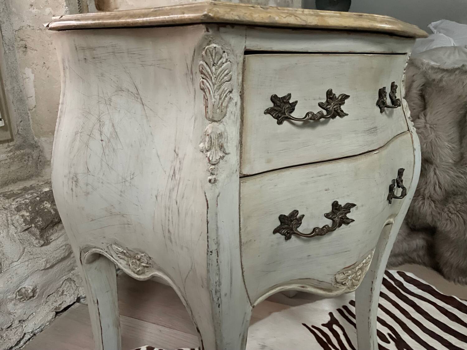 Small Louis XV style chest of drawers