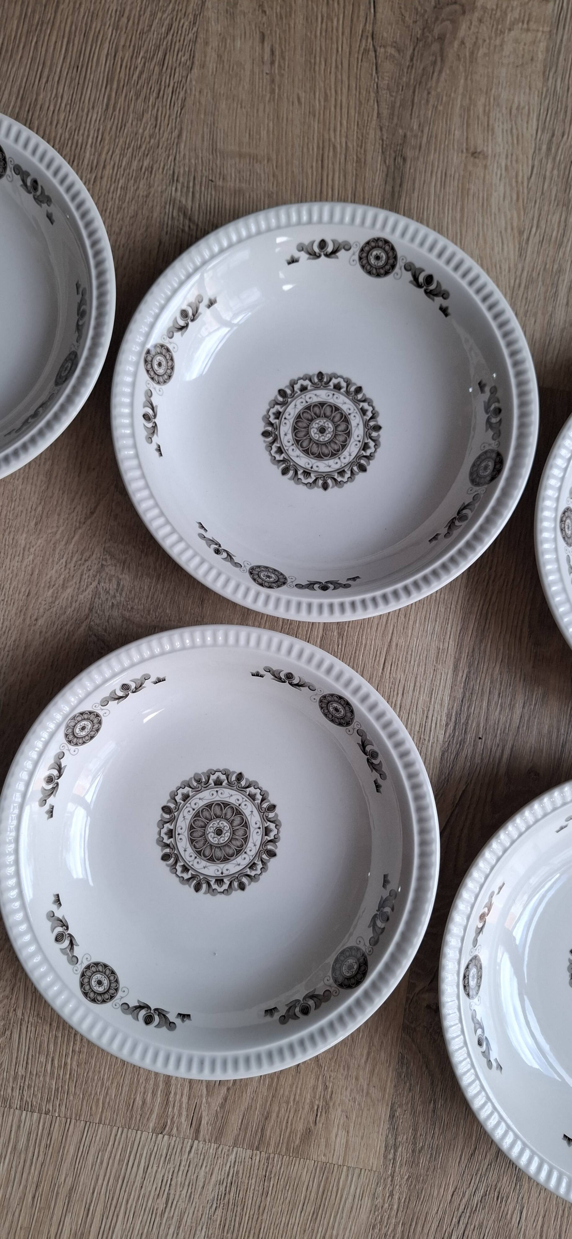 Set of 6 Murielle Boch plates