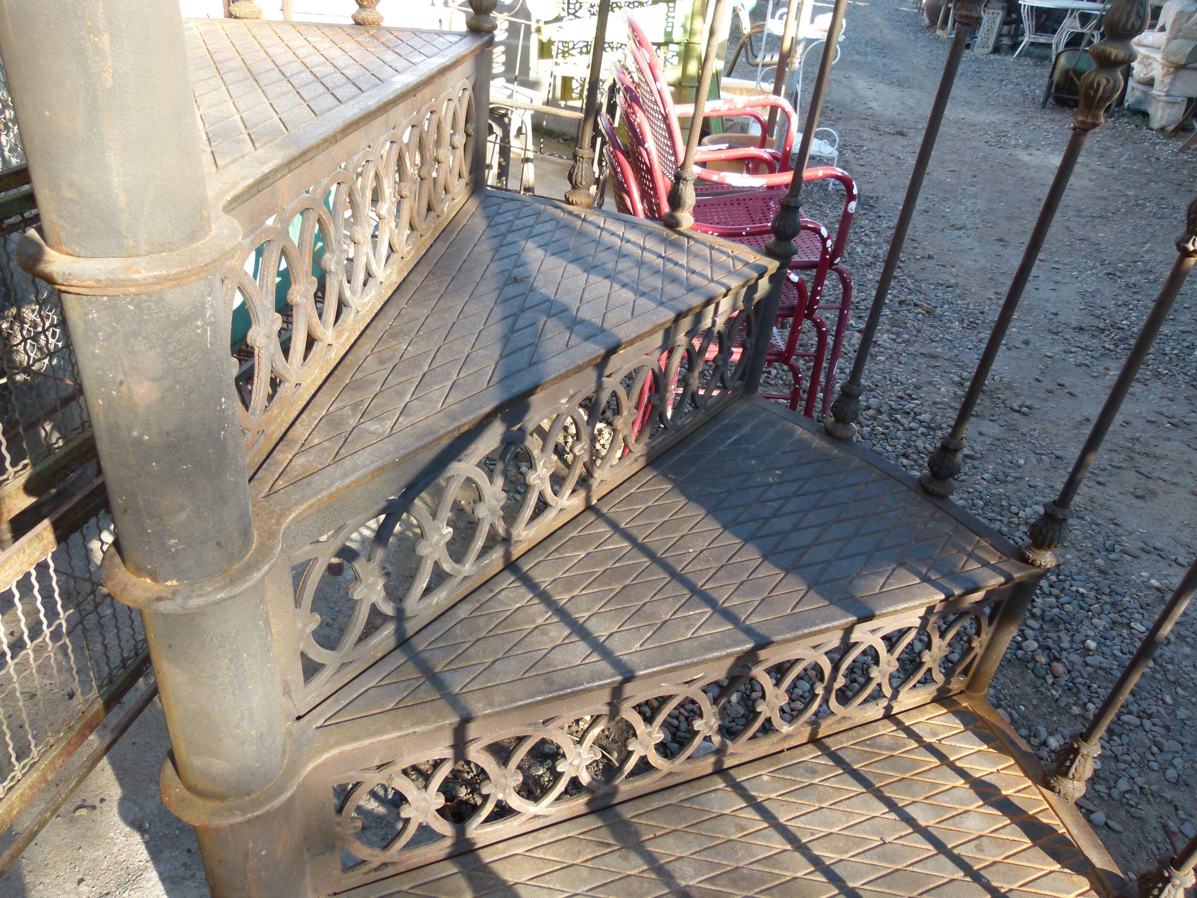 XXeme iron cast-iron staircase