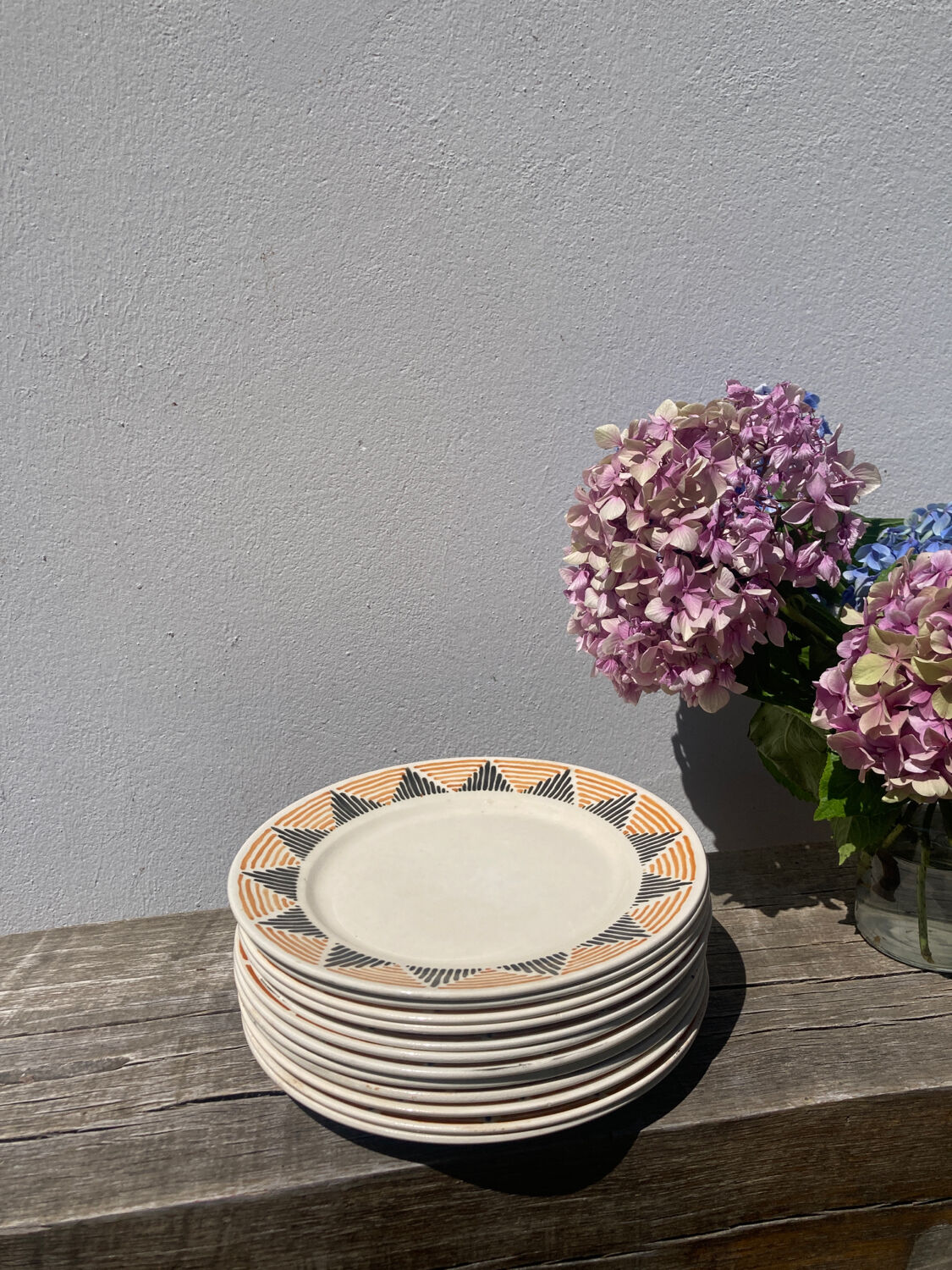 12 flat plates in yellow earthenware Badonviller